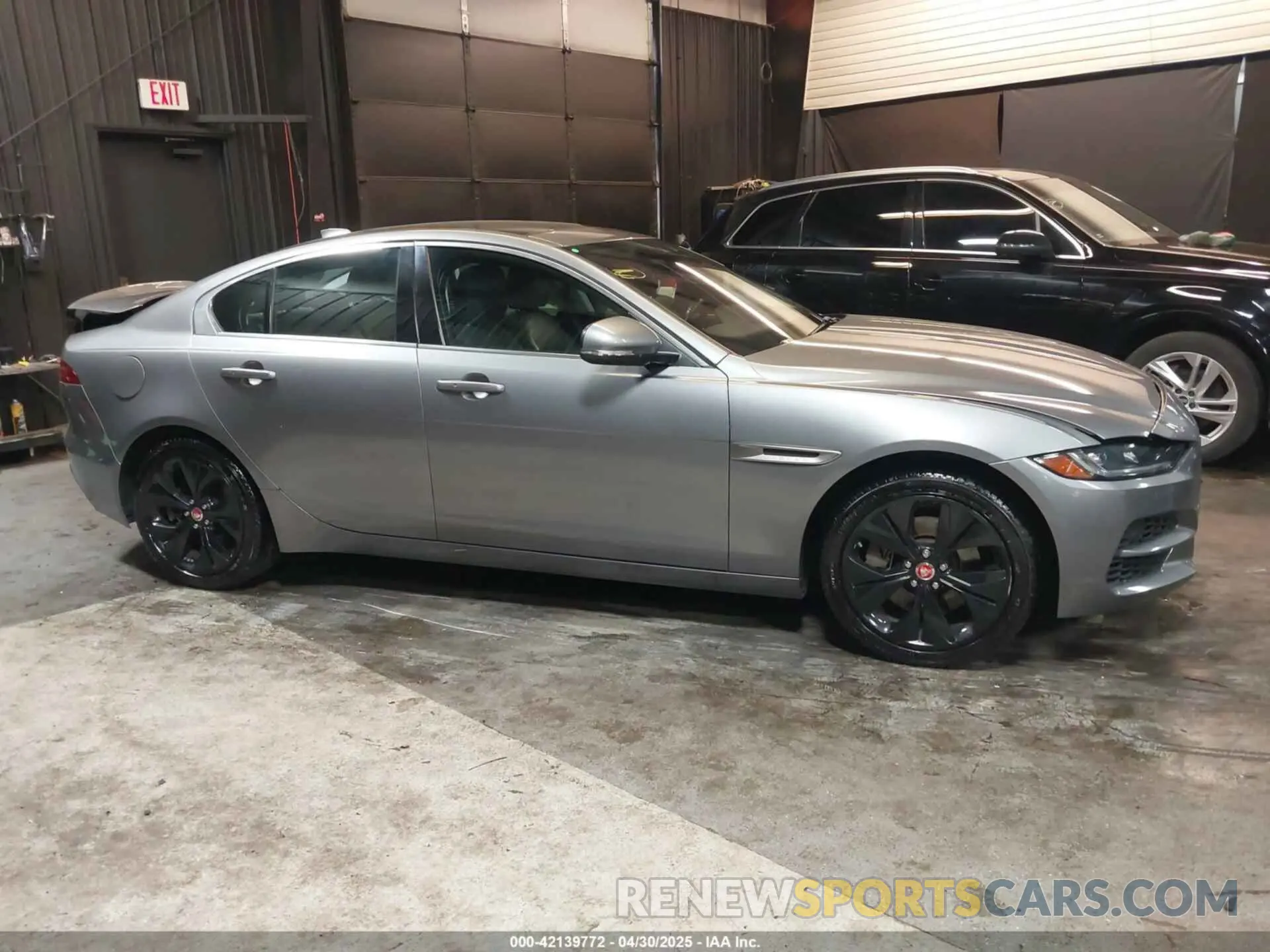 13 Фотография поврежденного автомобиля SAJAJ4FX3LCP58609 JAGUAR XE 2020
