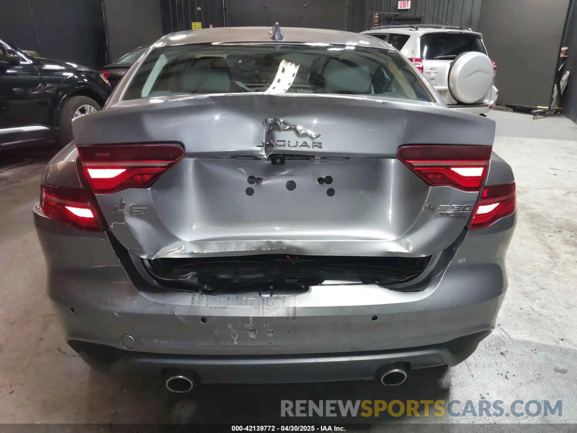6 Фотография поврежденного автомобиля SAJAJ4FX3LCP58609 JAGUAR XE 2020