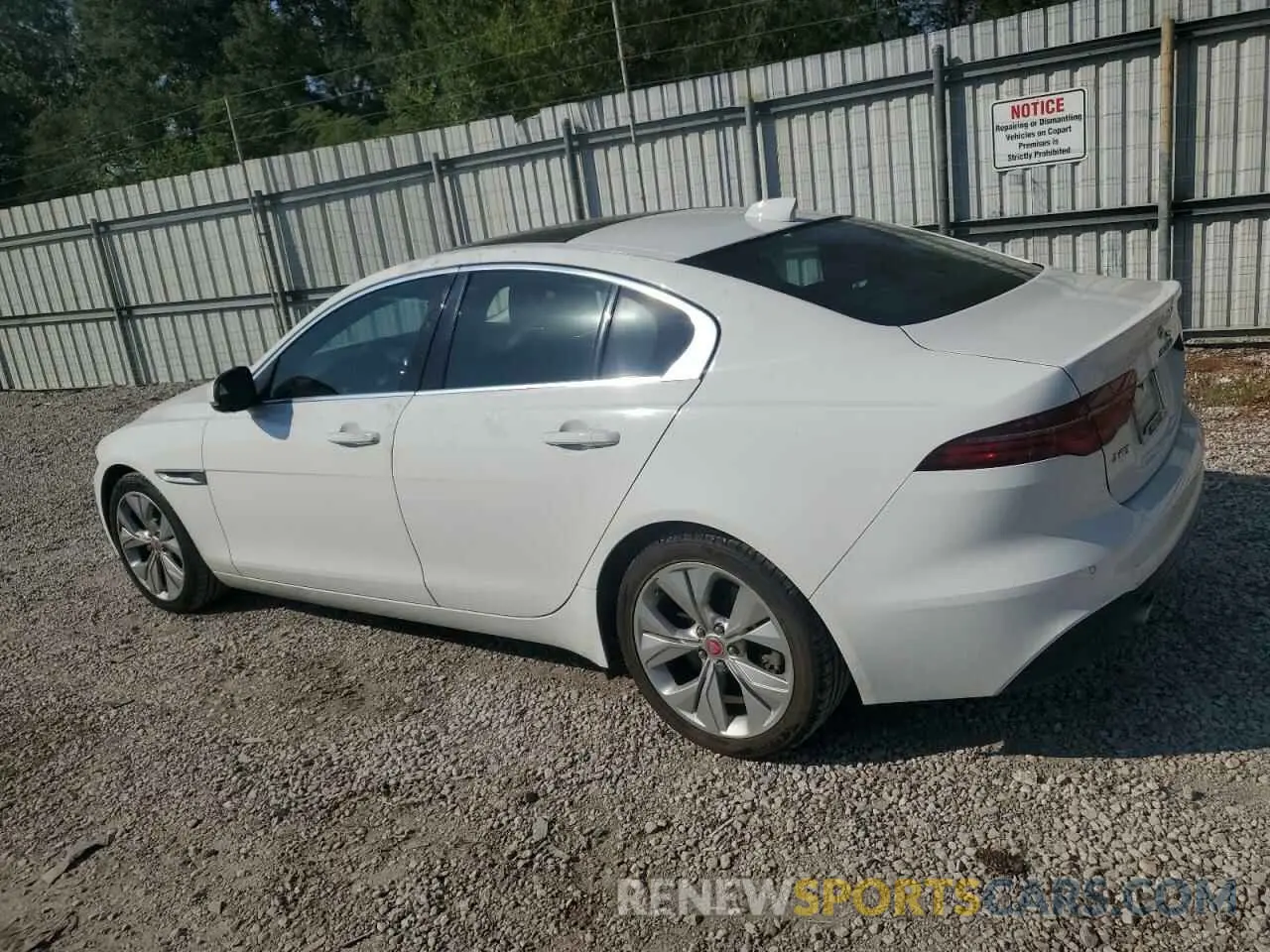 2 Фотография поврежденного автомобиля SAJAJ4FX5LCP65058 JAGUAR XE 2020