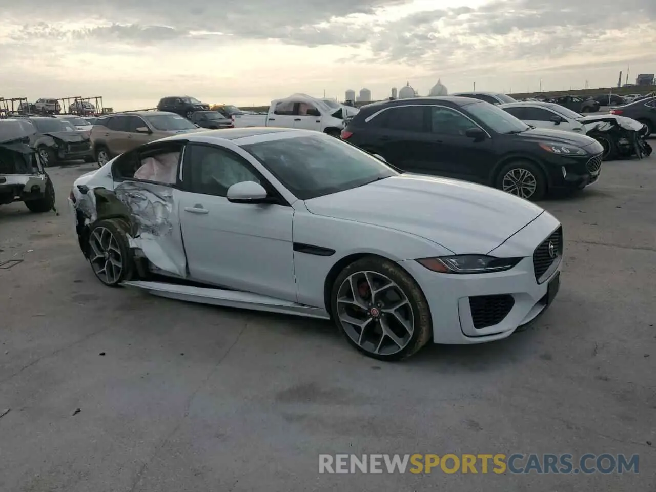 4 Photograph of a damaged car SAJAT4GX5LCP59298 JAGUAR XE 2020