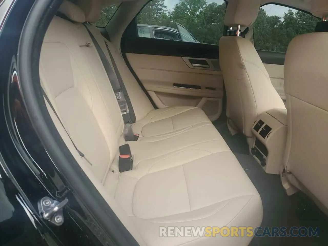 10 Photograph of a damaged car SAJBD4FX2KCY81148 JAGUAR XF 2019