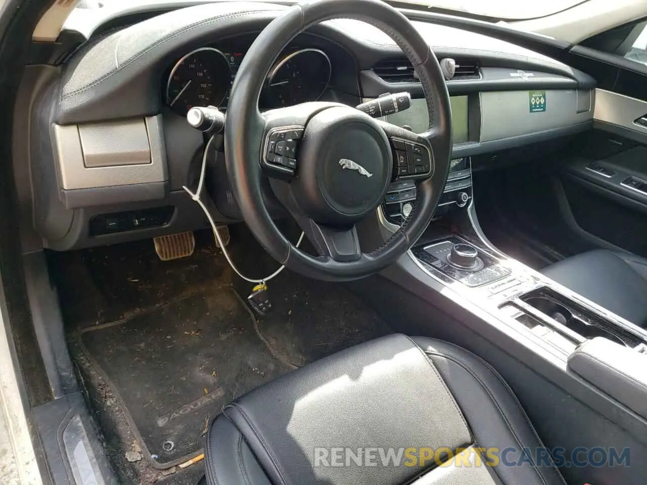 8 Фотография поврежденного автомобиля SAJBJ4FX0KCY79424 JAGUAR XF 2019