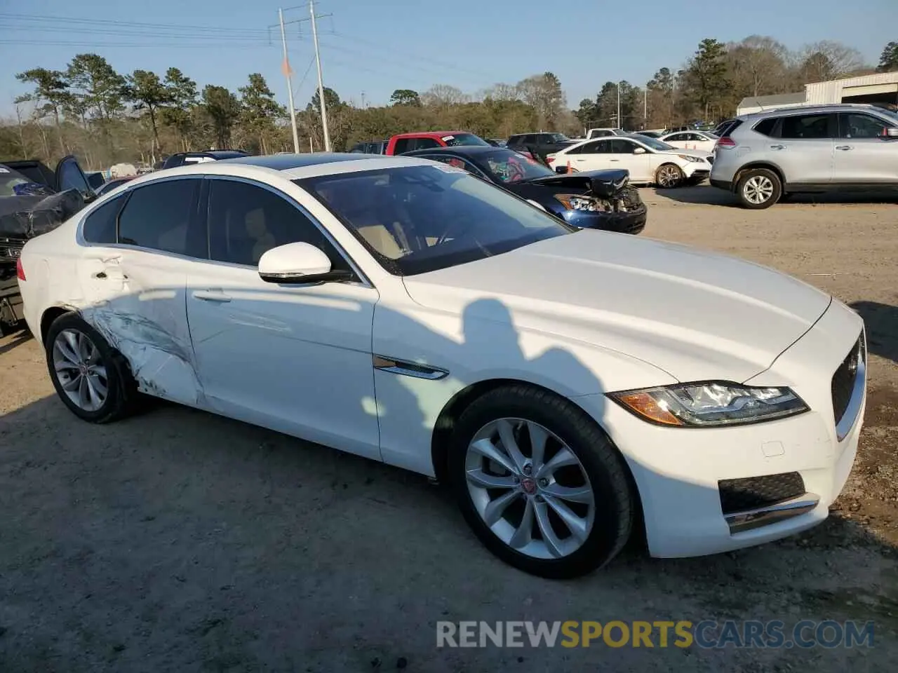 4 Фотография поврежденного автомобиля SAJBJ4FX4KCY81323 JAGUAR XF 2019