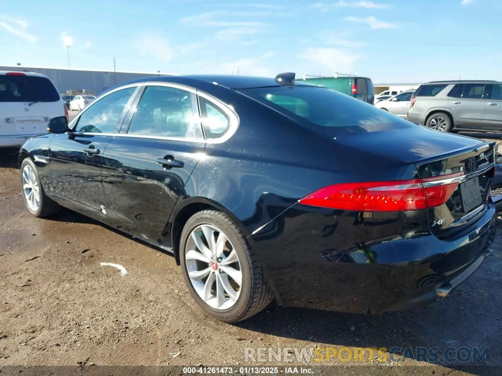 3 Фотография поврежденного автомобиля SAJBJ4FX5KCY78947 JAGUAR XF 2019
