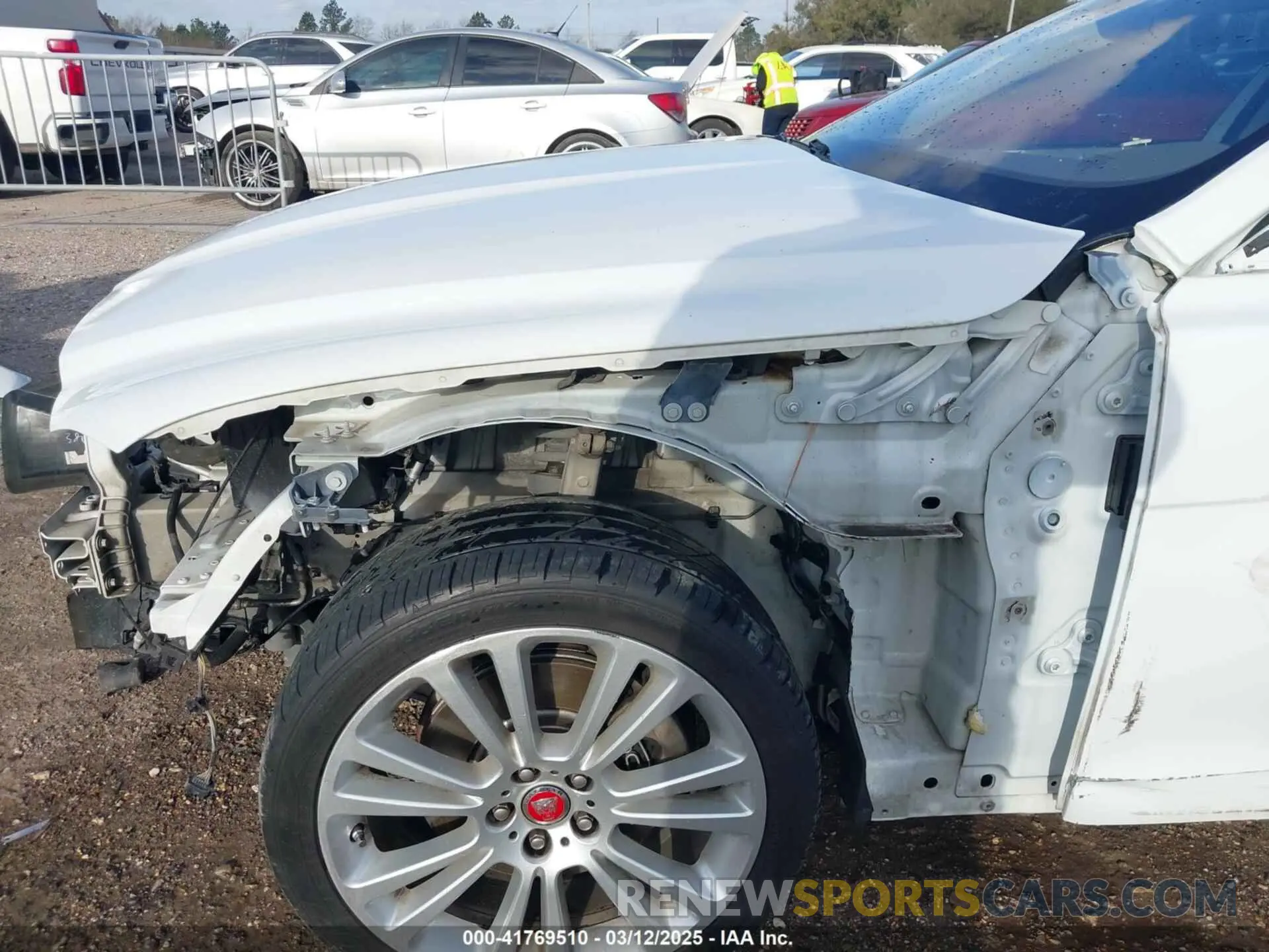 18 Photograph of a damaged car SAJBD4FX5LCY83283 JAGUAR XF 2020