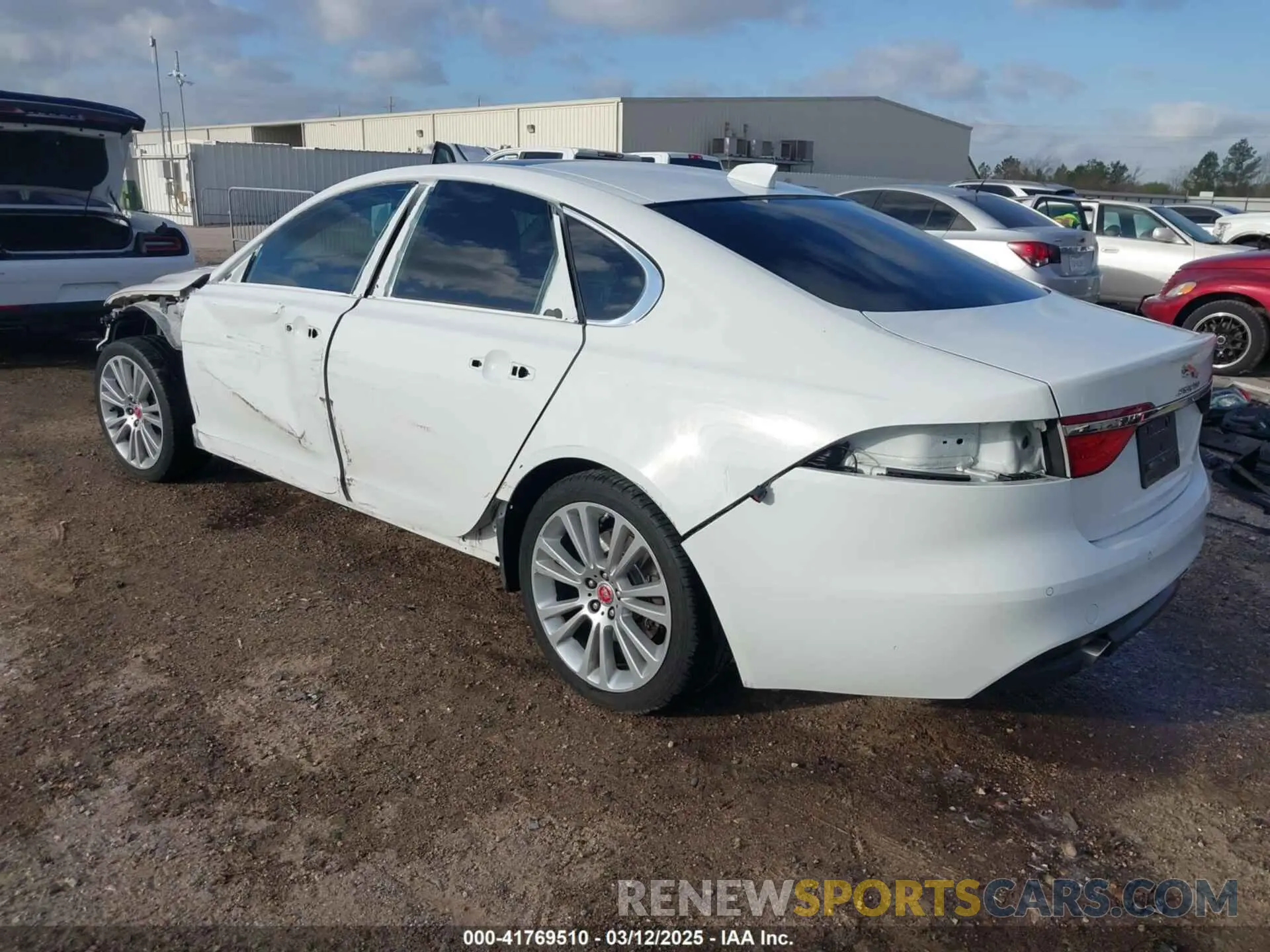 3 Photograph of a damaged car SAJBD4FX5LCY83283 JAGUAR XF 2020