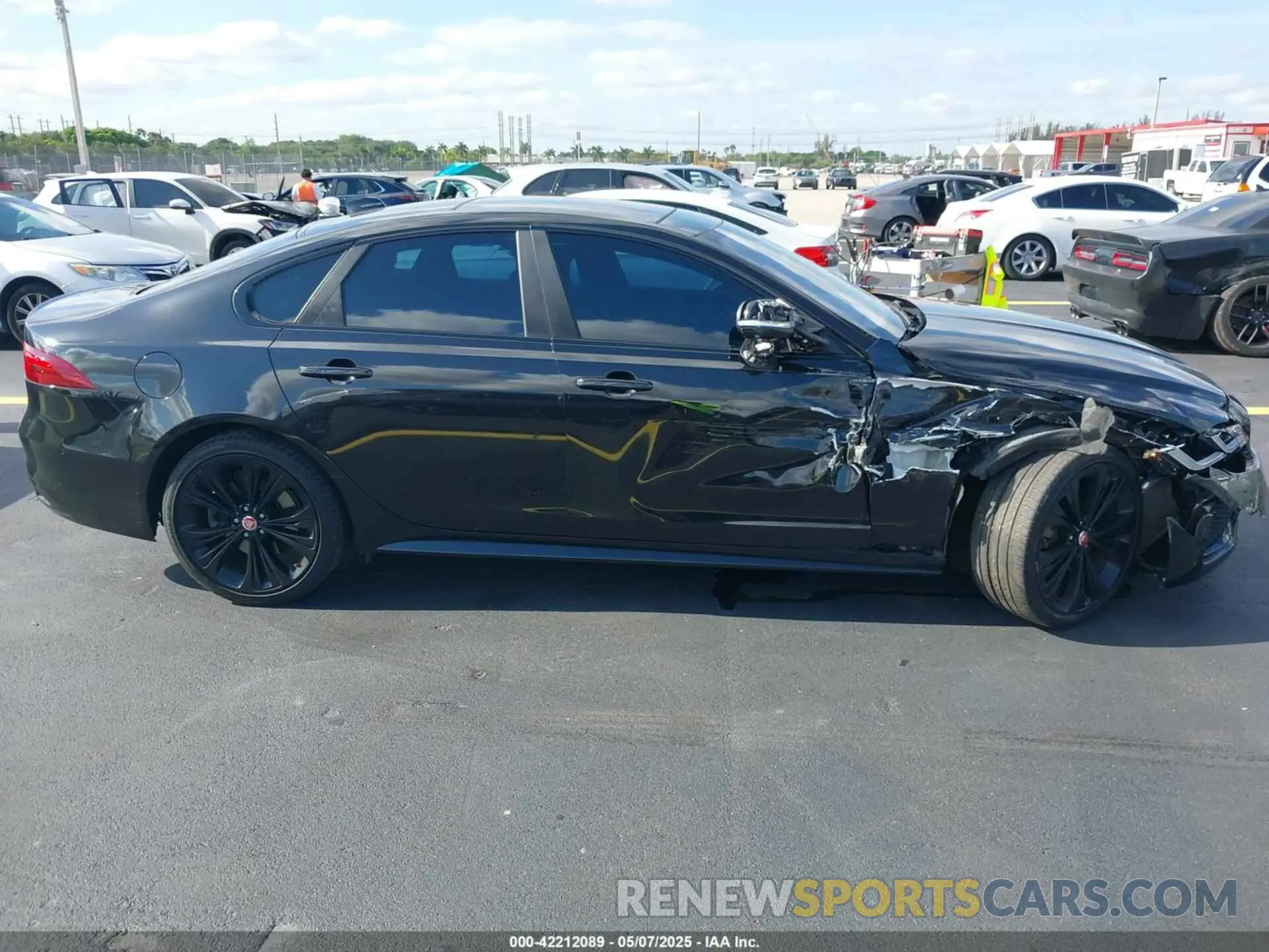 13 Photograph of a damaged car SAJBL4GX3MCY88730 JAGUAR XF 2021