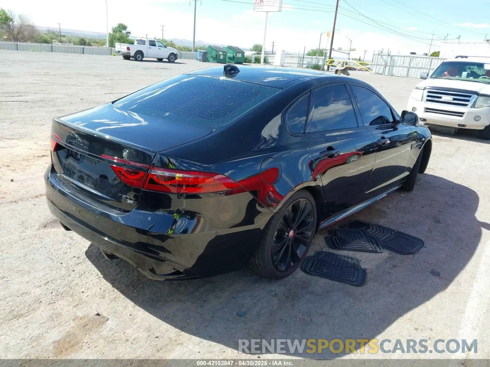 4 Photograph of a damaged car SAJBL4GX5MCY88213 JAGUAR XF 2021