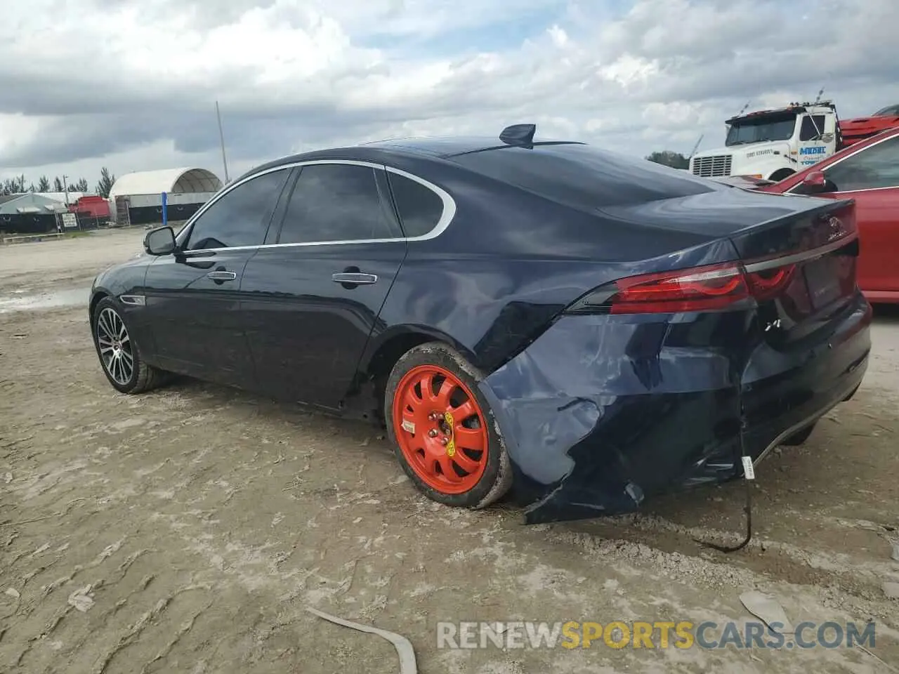 2 Фотография поврежденного автомобиля SAJBG4FX8NCY91081 JAGUAR XF 2022