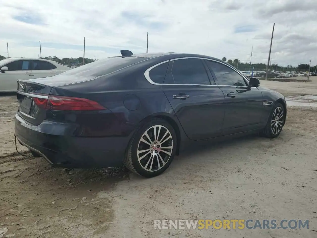 3 Фотография поврежденного автомобиля SAJBG4FX8NCY91081 JAGUAR XF 2022