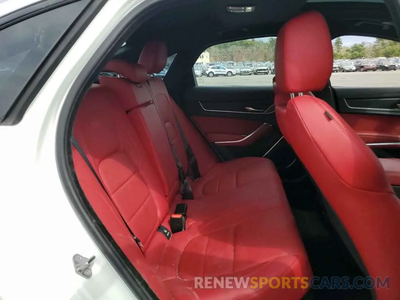 10 Photograph of a damaged car SAJBL4GXXPCY92648 JAGUAR XF 2023