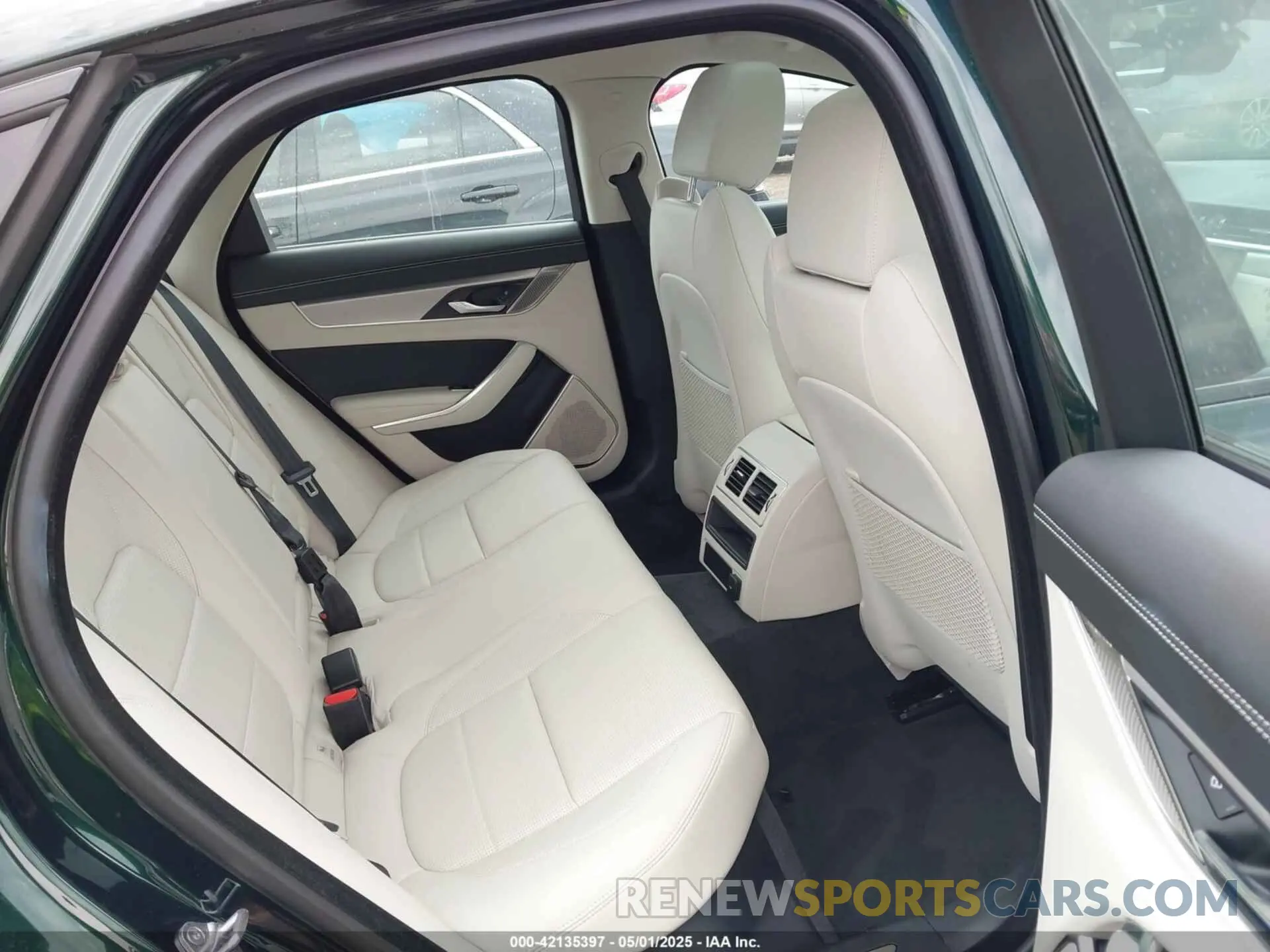 8 Фотография поврежденного автомобиля SAJBL4GXXPCY93265 JAGUAR XF 2023