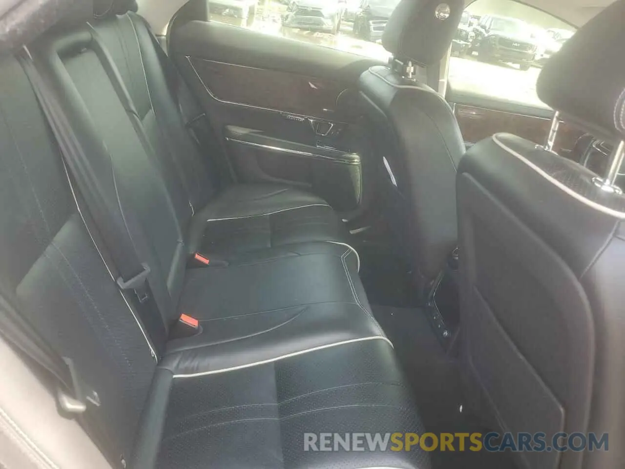10 Photograph of a damaged car SAJWA1C78K8W18453 JAGUAR XJ 2019