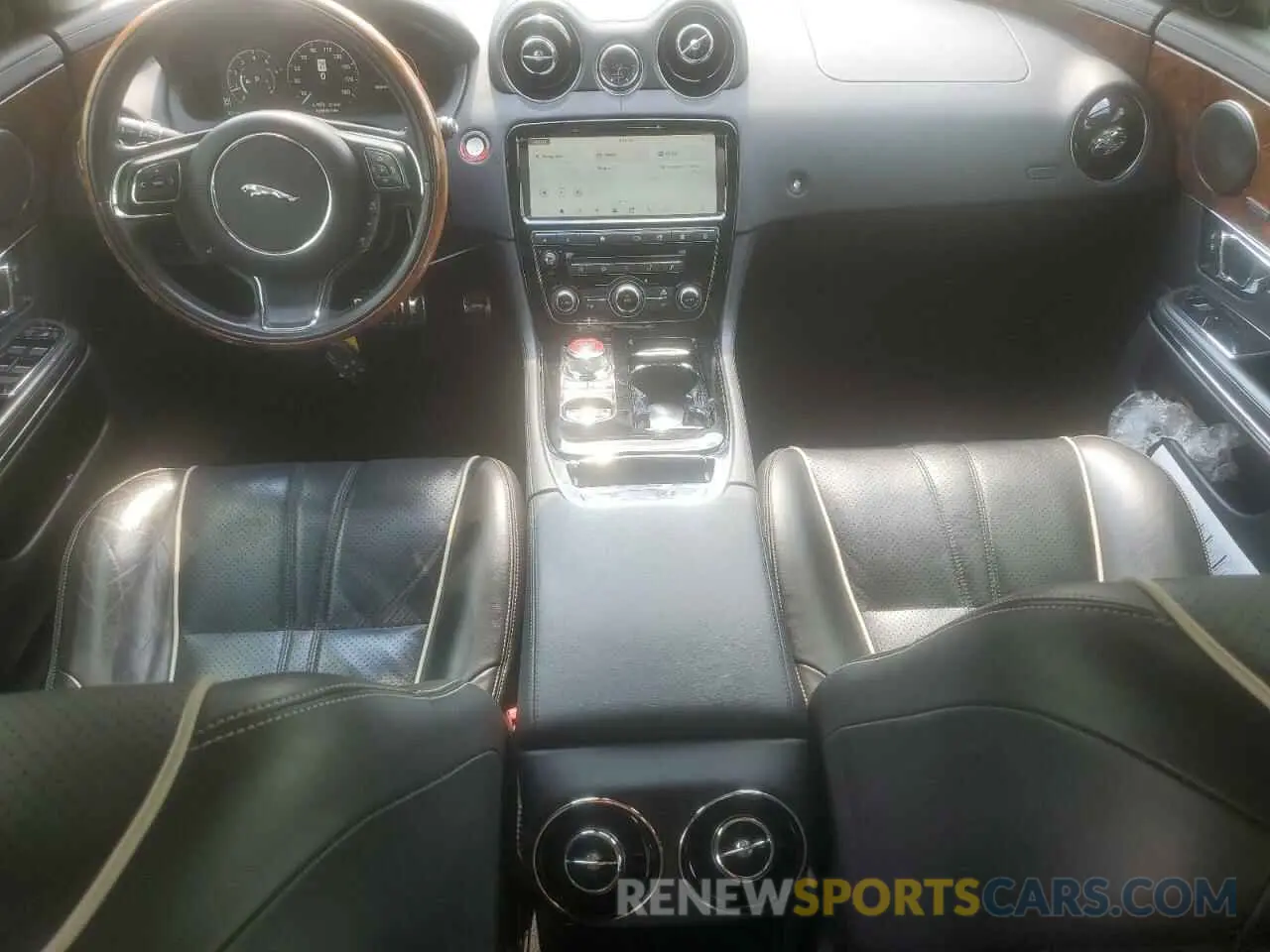 8 Photograph of a damaged car SAJWA1C78K8W18453 JAGUAR XJ 2019