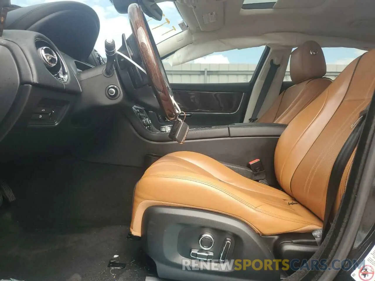 7 Photograph of a damaged car SAJWA1C7XK8W21242 JAGUAR XJ 2019