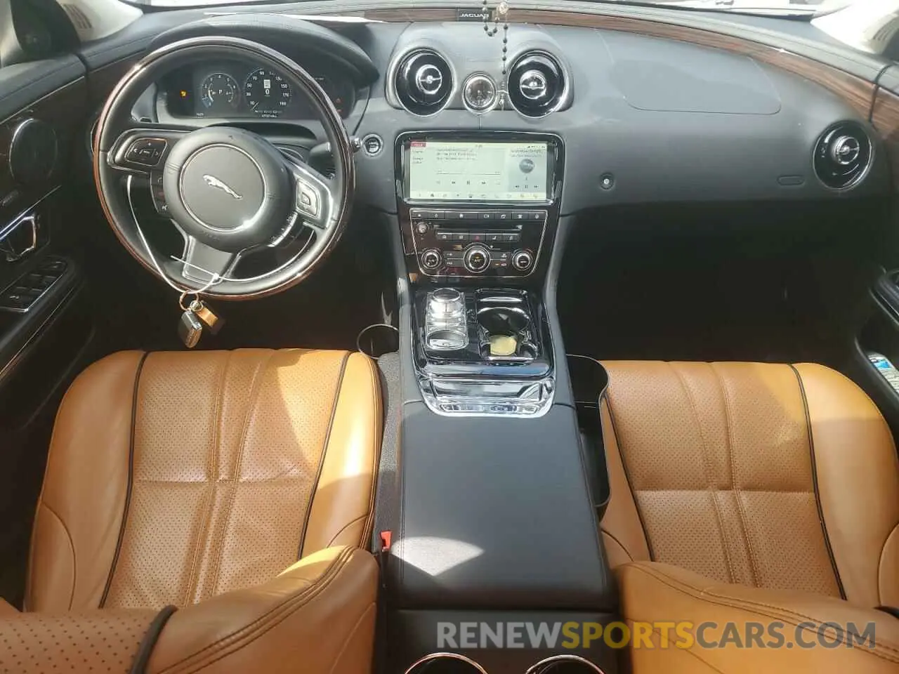 8 Photograph of a damaged car SAJWA1C7XK8W21242 JAGUAR XJ 2019