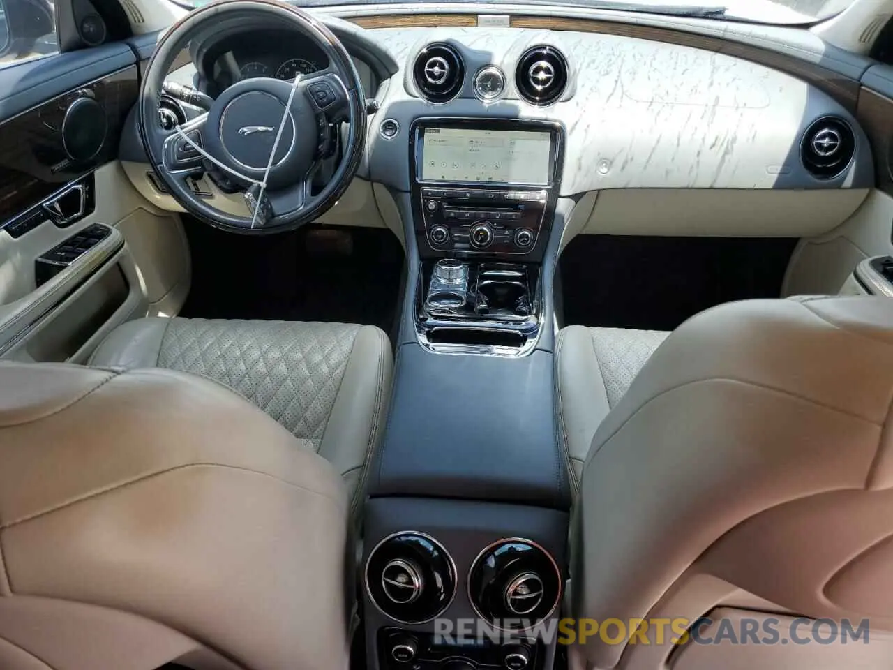 8 Фотография поврежденного автомобиля SAJWA2GE4KMW22490 JAGUAR XJ 2019