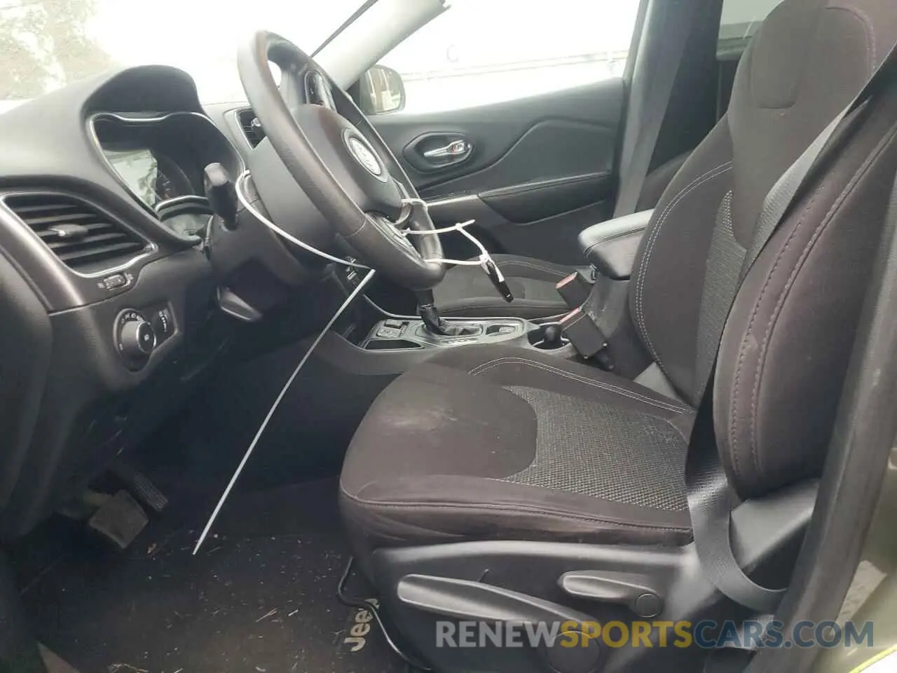 7 Photograph of a damaged car 1C4PJLCB9KD145320 JEEP ALL OTHER 2019