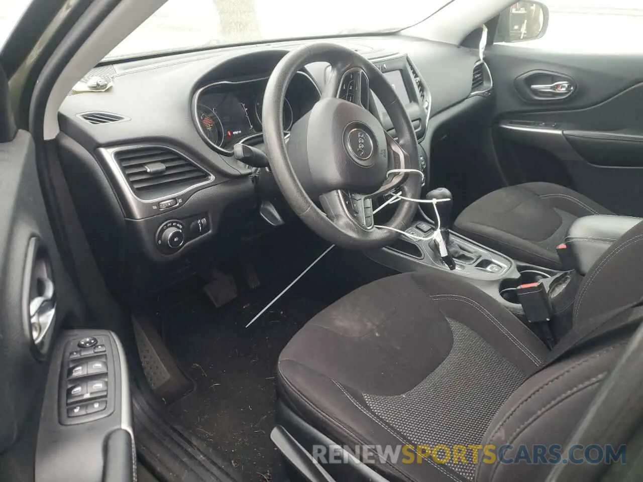 8 Photograph of a damaged car 1C4PJLCB9KD145320 JEEP ALL OTHER 2019