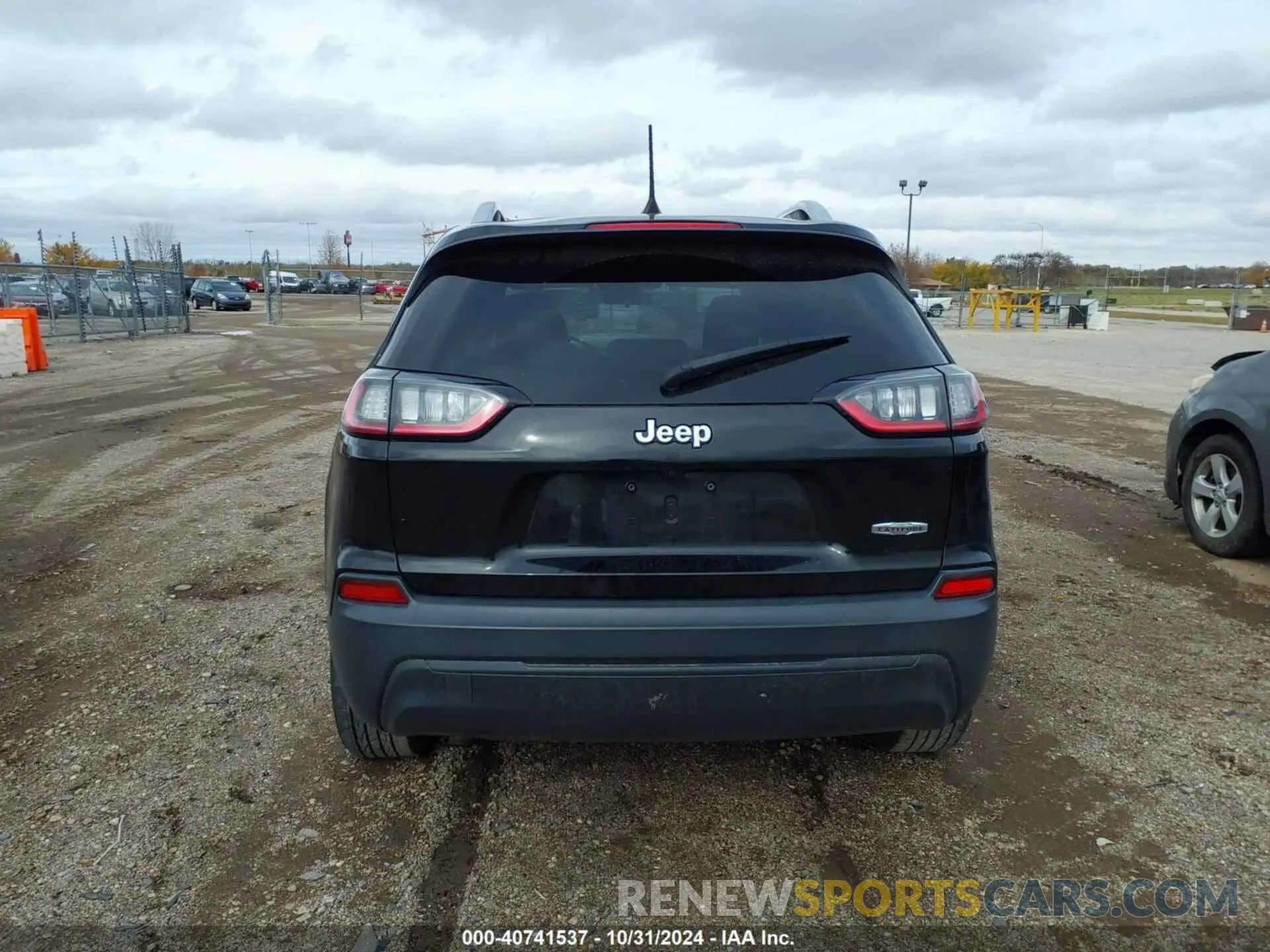 16 Фотография поврежденного автомобиля 1C4PJLCB0KD222477 JEEP CHEROKEE 2019