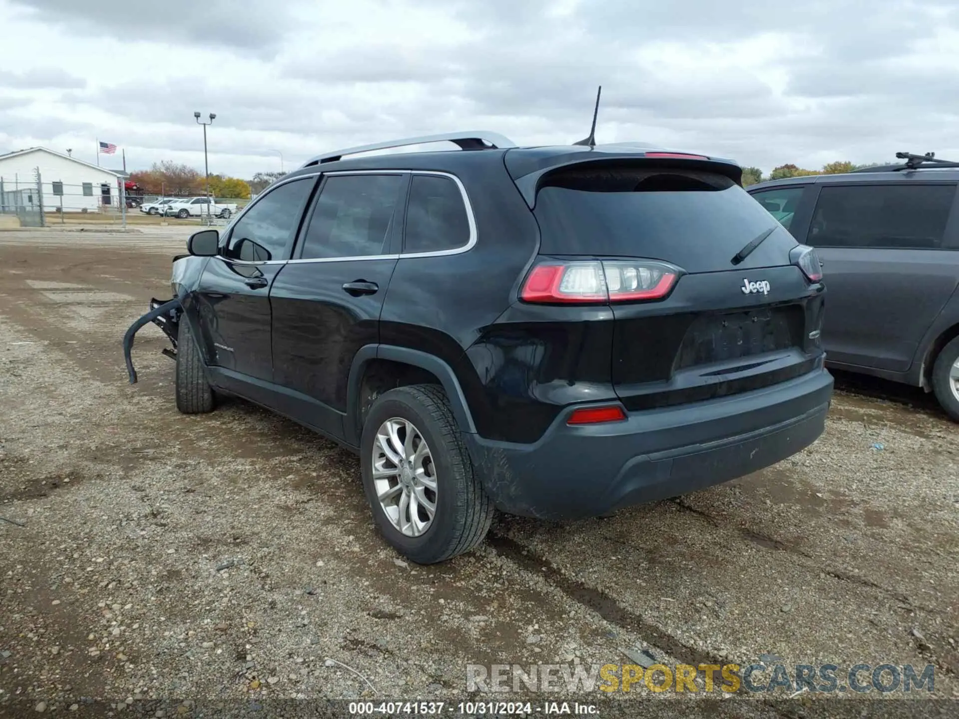 3 Фотография поврежденного автомобиля 1C4PJLCB0KD222477 JEEP CHEROKEE 2019