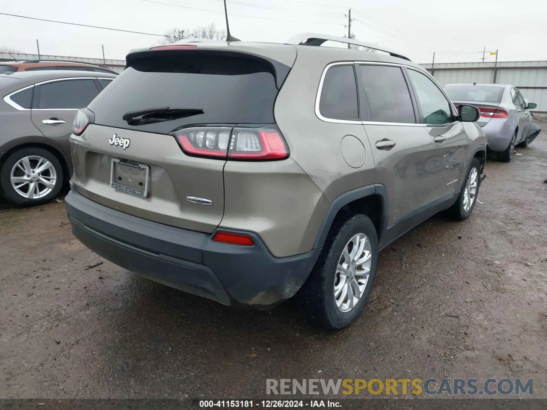 4 Фотография поврежденного автомобиля 1C4PJLCB0KD313331 JEEP CHEROKEE 2019