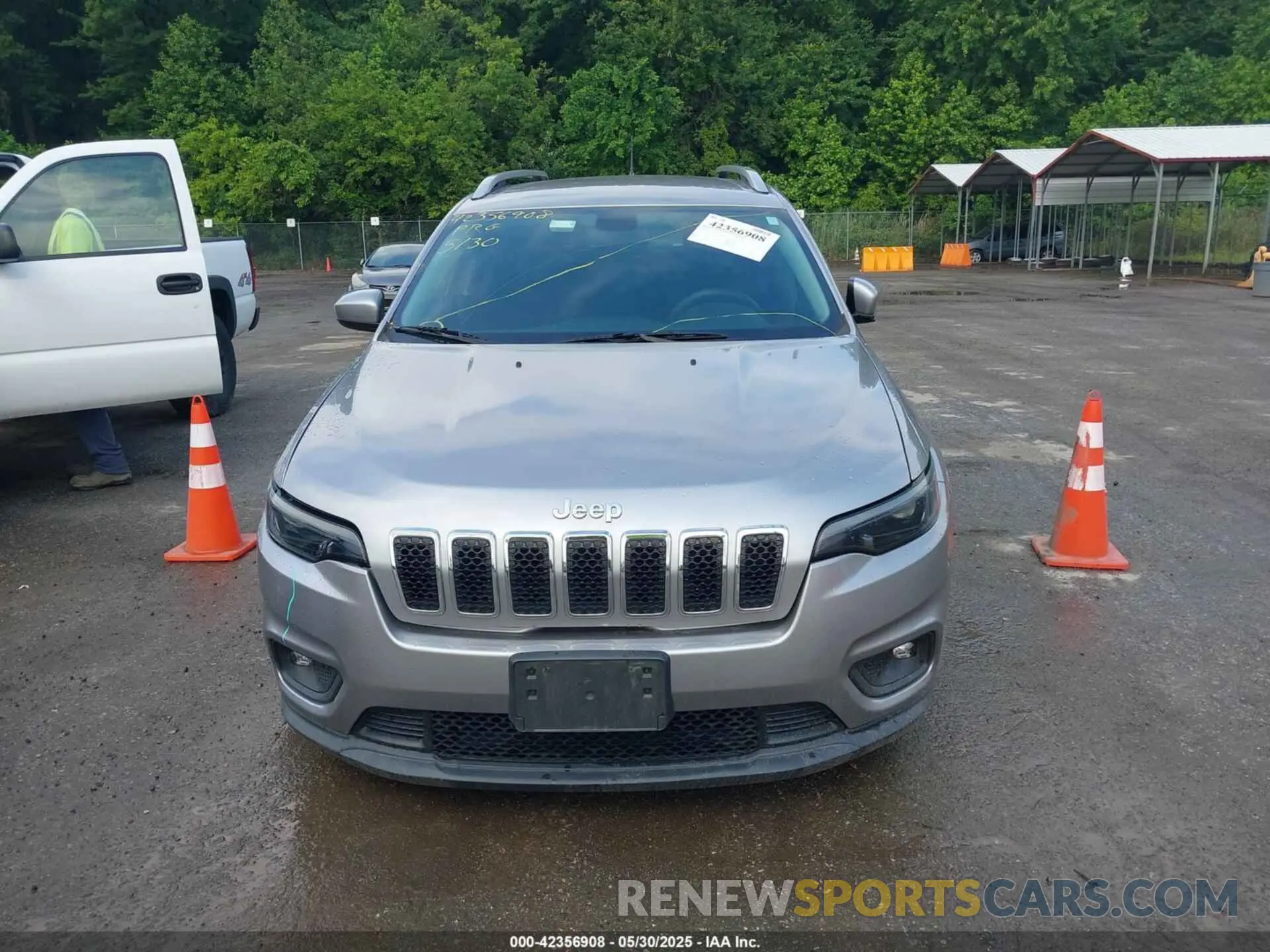 12 Фотография поврежденного автомобиля 1C4PJLCB1KD164721 JEEP CHEROKEE 2019