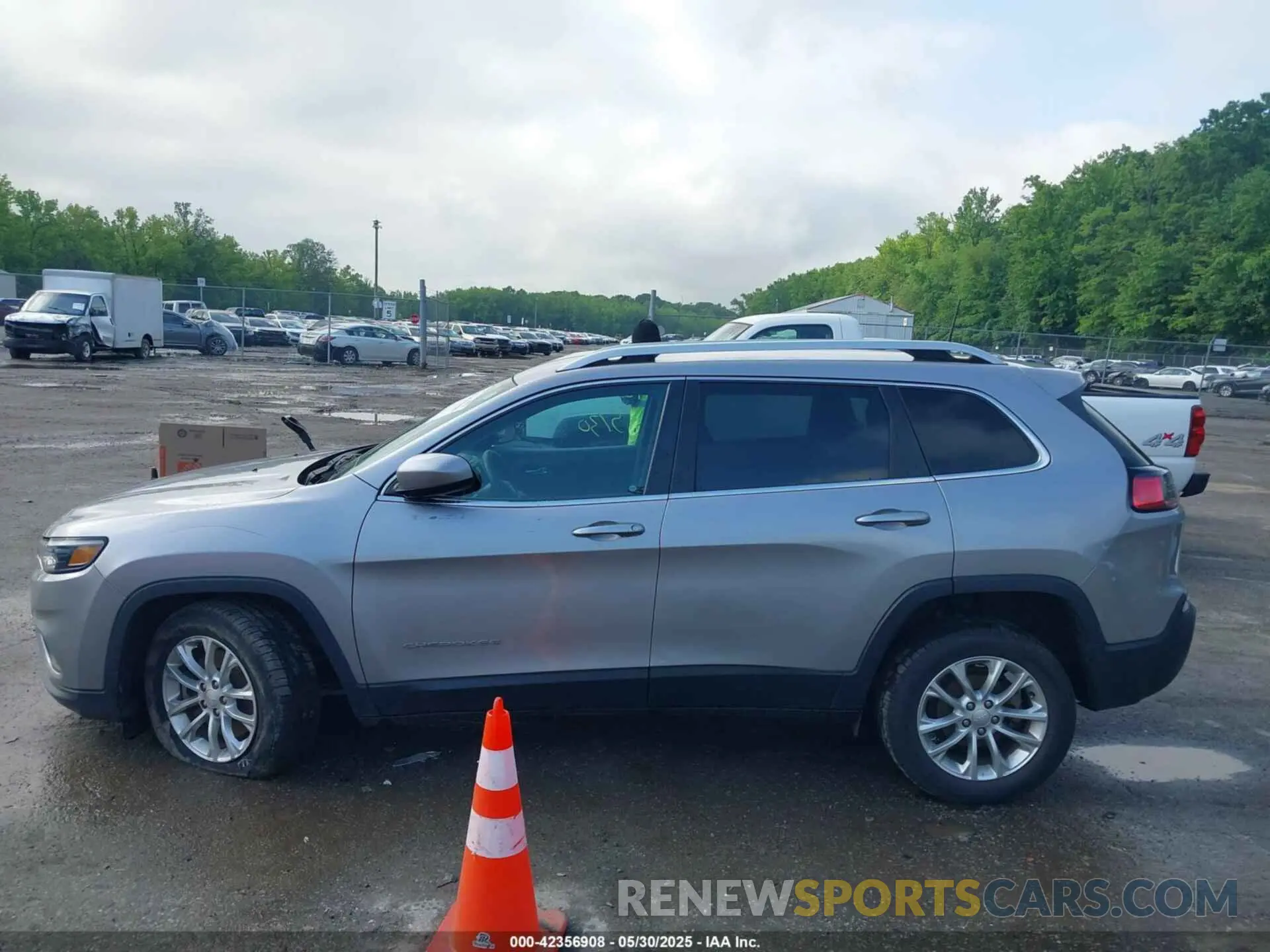 14 Фотография поврежденного автомобиля 1C4PJLCB1KD164721 JEEP CHEROKEE 2019