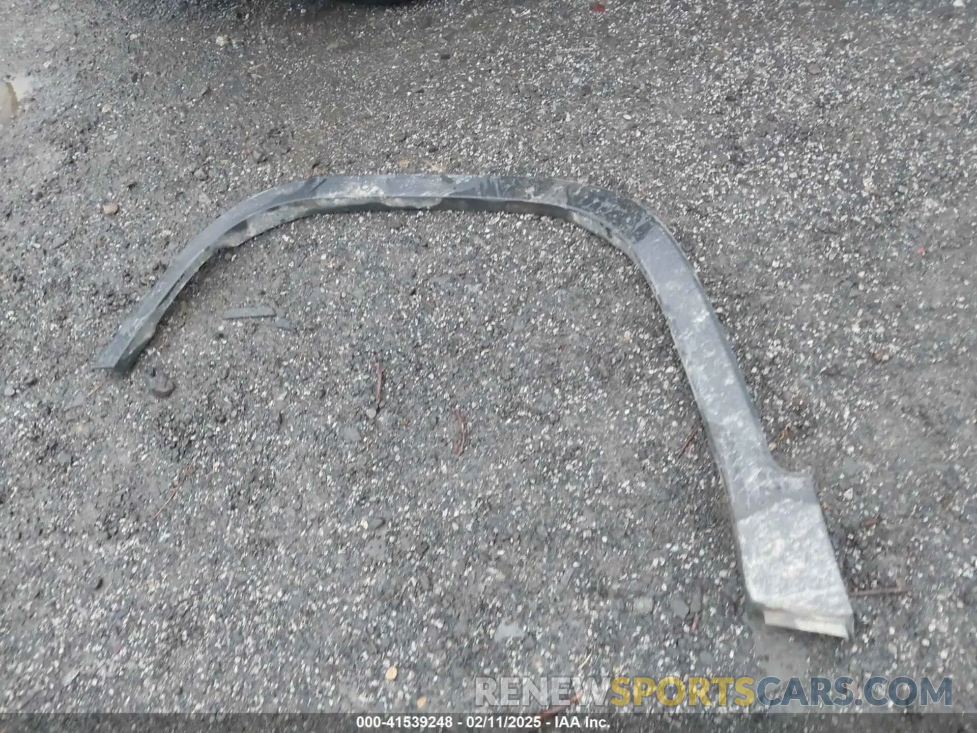 12 Photograph of a damaged car 1C4PJLCB1KD339906 JEEP CHEROKEE 2019