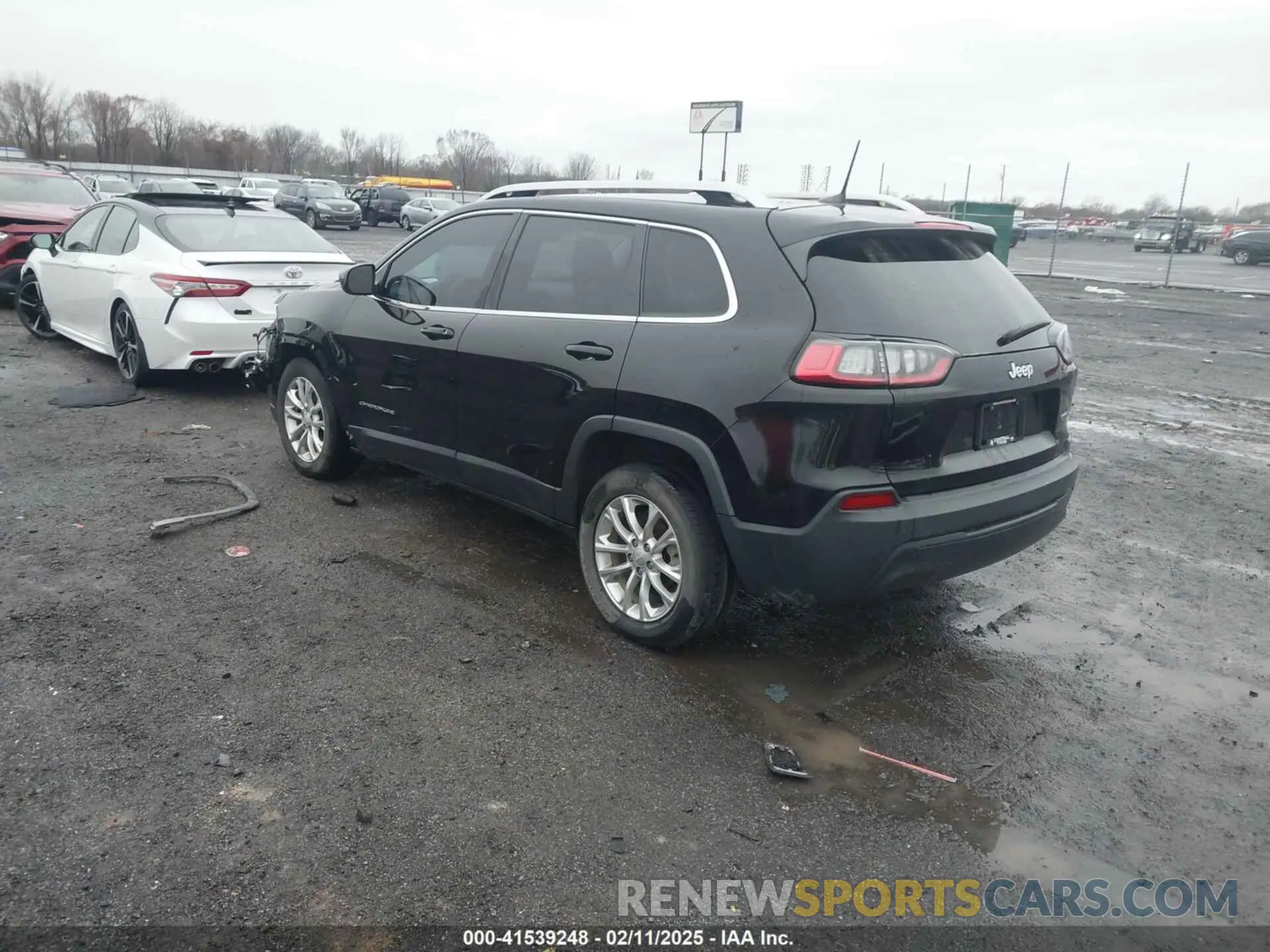 3 Photograph of a damaged car 1C4PJLCB1KD339906 JEEP CHEROKEE 2019