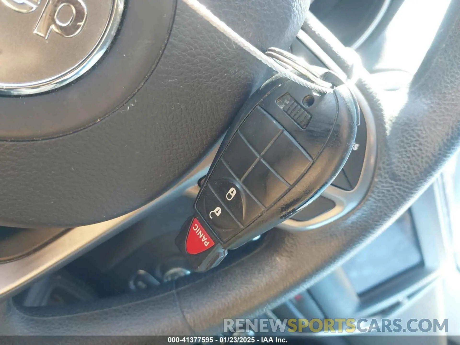 11 Photograph of a damaged car 1C4PJLCB1KD381721 JEEP CHEROKEE 2019