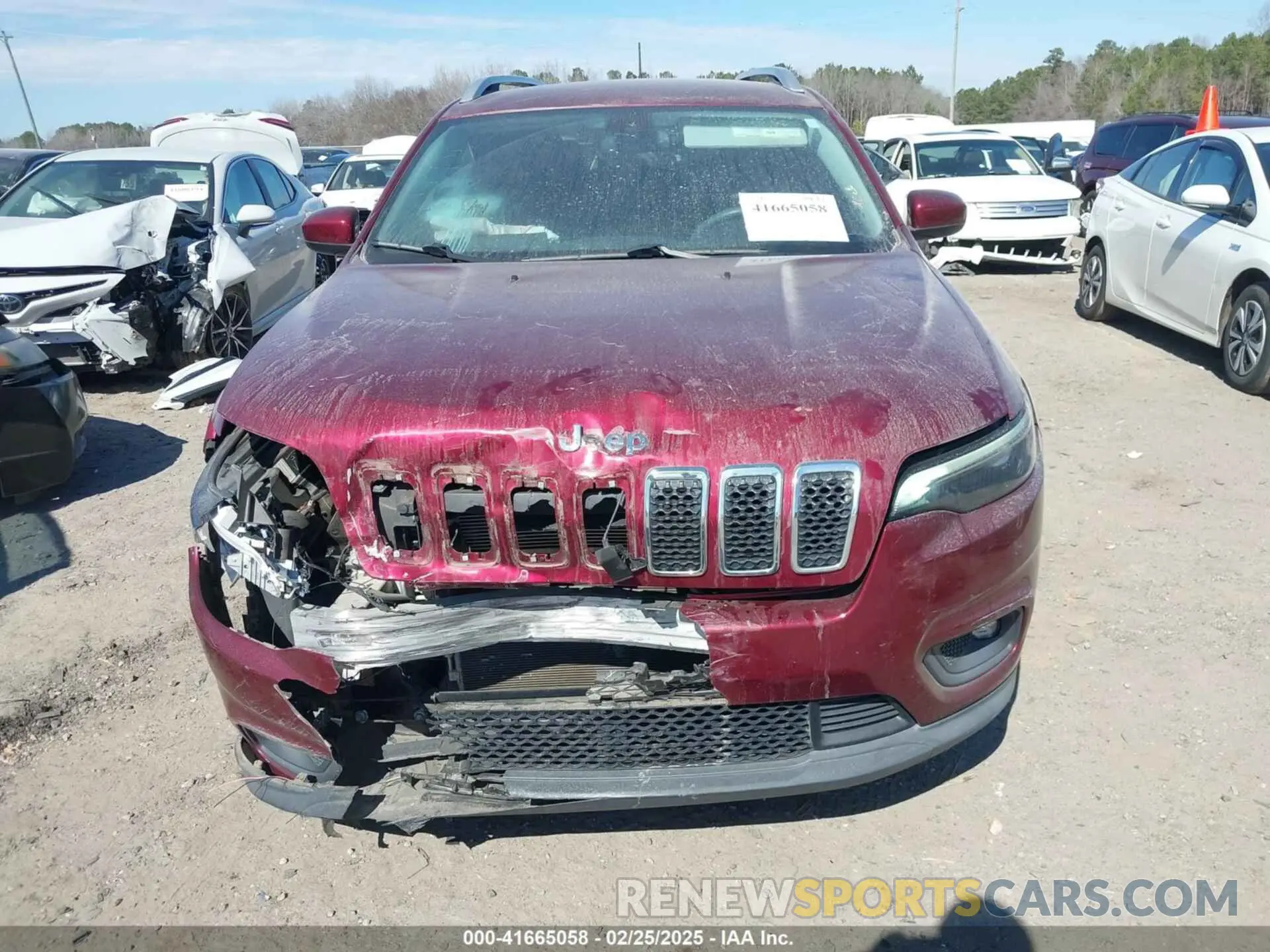 12 Фотография поврежденного автомобиля 1C4PJLCB1KD406245 JEEP CHEROKEE 2019
