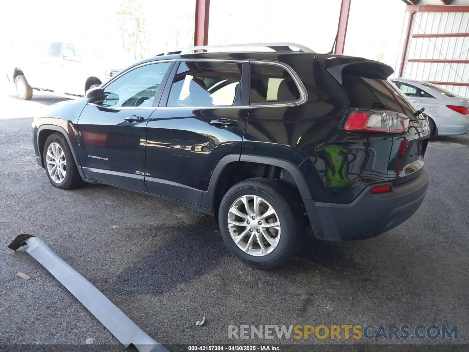 3 Photograph of a damaged car 1C4PJLCB1KD444428 JEEP CHEROKEE 2019