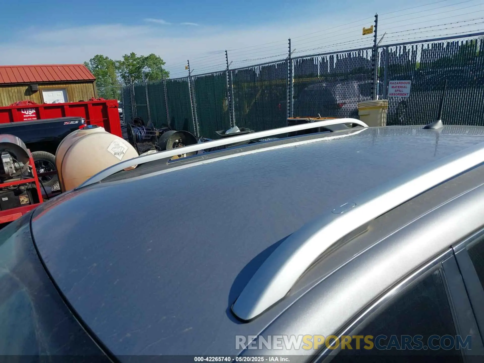 17 Photograph of a damaged car 1C4PJLCB2KD285726 JEEP CHEROKEE 2019