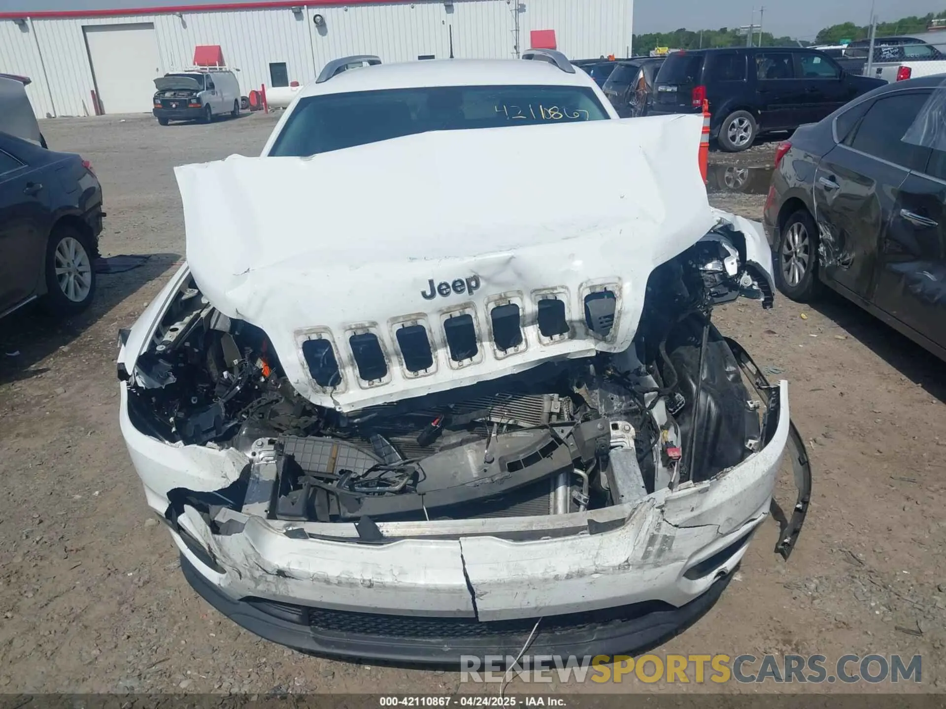 12 Фотография поврежденного автомобиля 1C4PJLCB2KD340580 JEEP CHEROKEE 2019