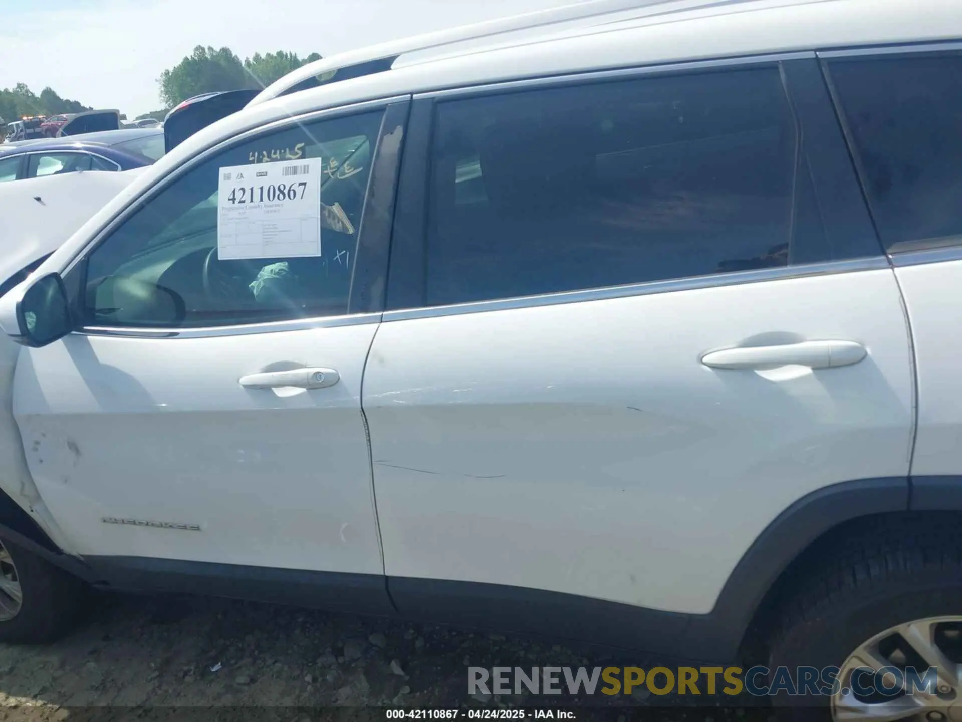 14 Фотография поврежденного автомобиля 1C4PJLCB2KD340580 JEEP CHEROKEE 2019