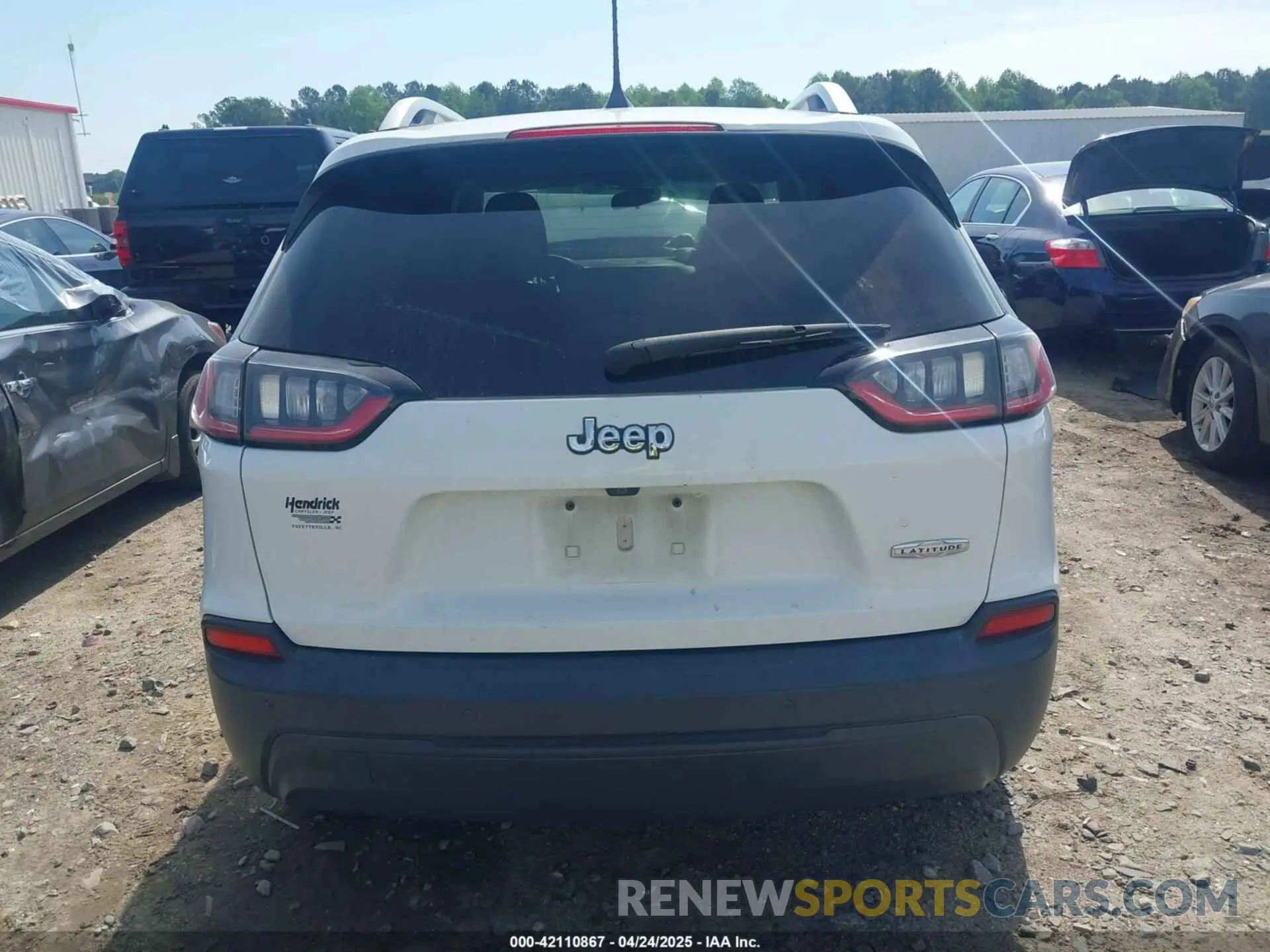 16 Фотография поврежденного автомобиля 1C4PJLCB2KD340580 JEEP CHEROKEE 2019