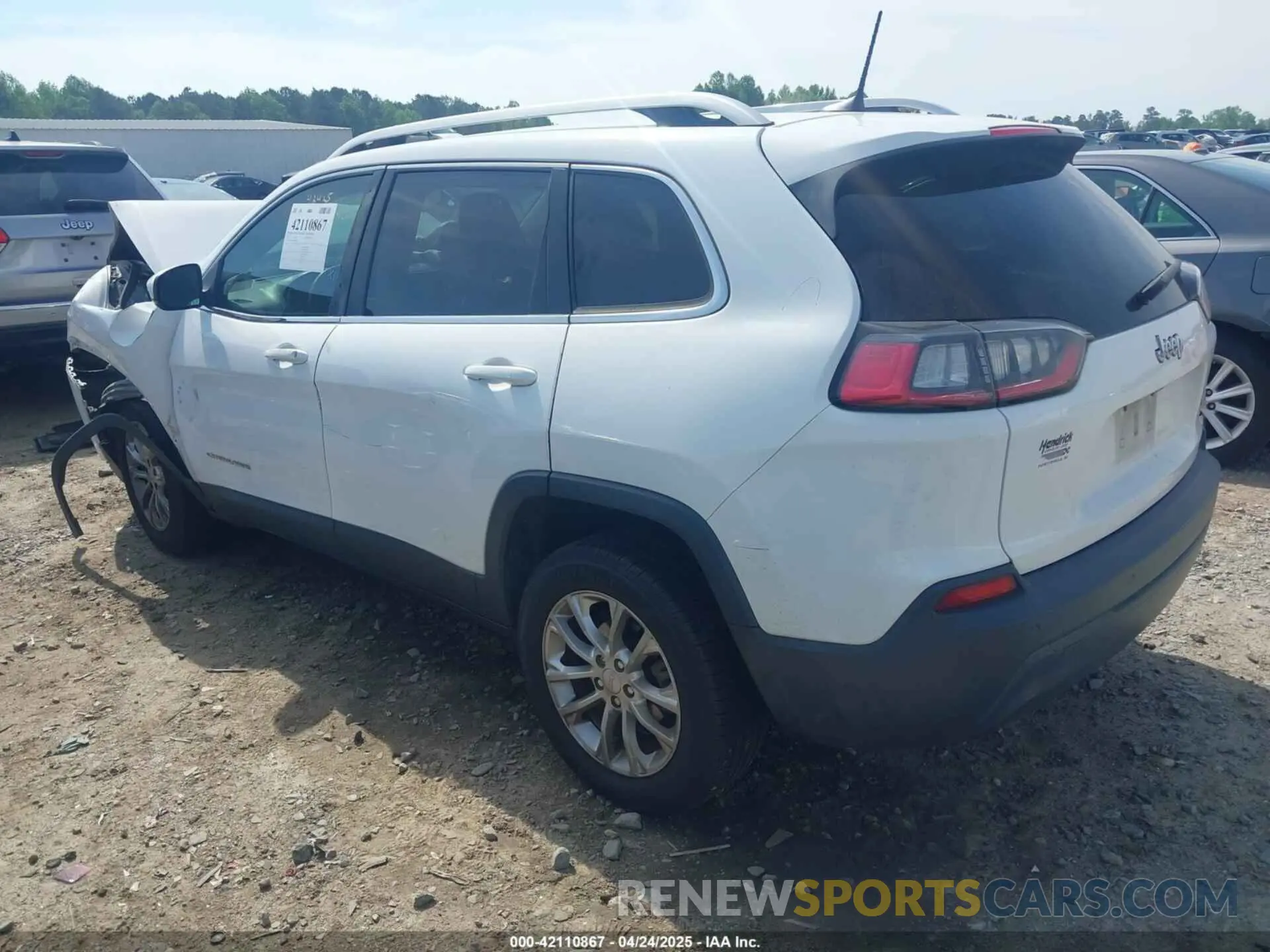 3 Фотография поврежденного автомобиля 1C4PJLCB2KD340580 JEEP CHEROKEE 2019
