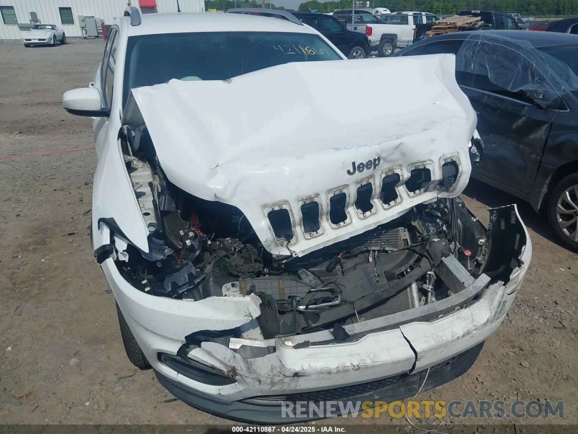 6 Фотография поврежденного автомобиля 1C4PJLCB2KD340580 JEEP CHEROKEE 2019
