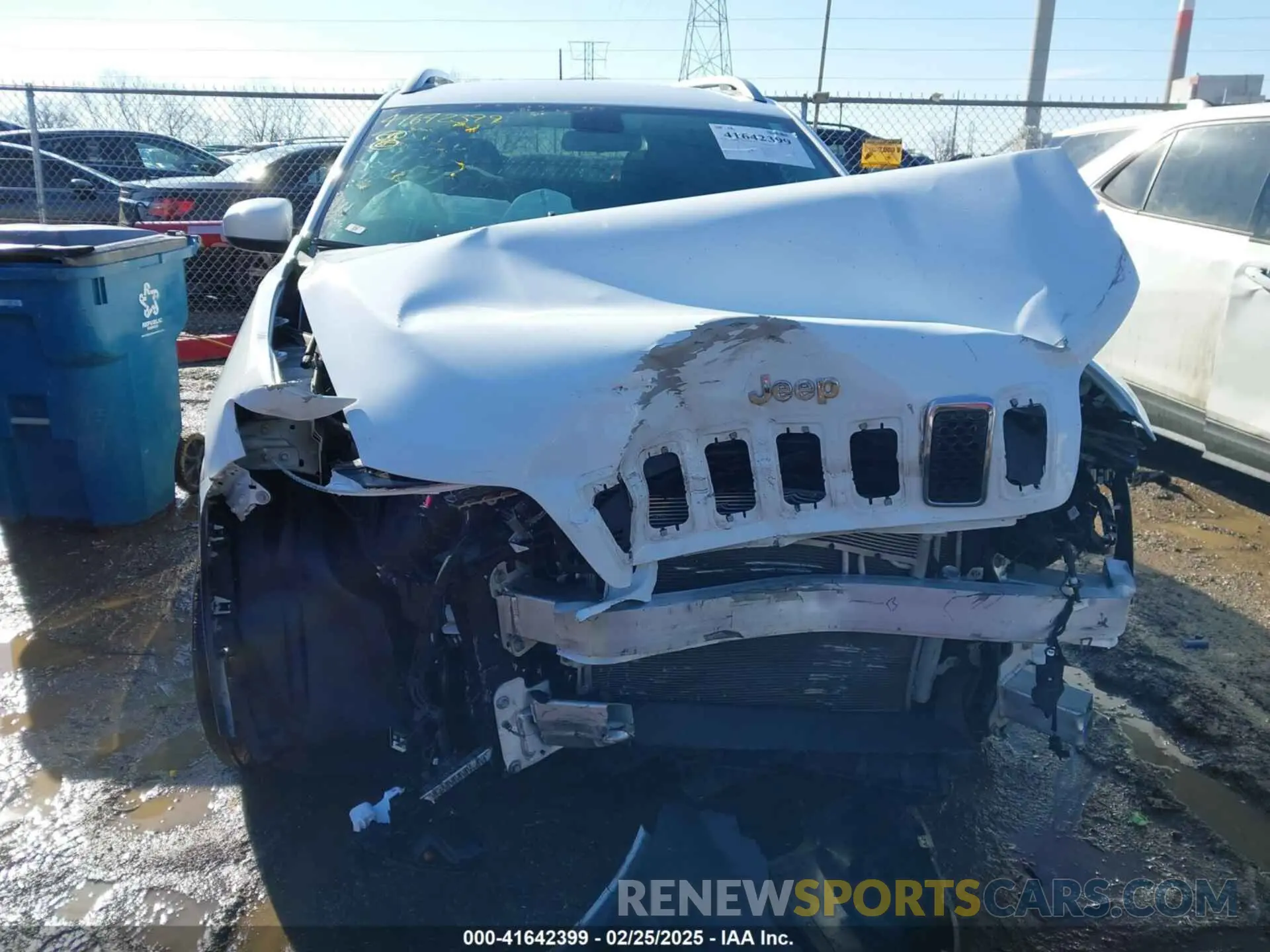 12 Фотография поврежденного автомобиля 1C4PJLCB3KD109669 JEEP CHEROKEE 2019