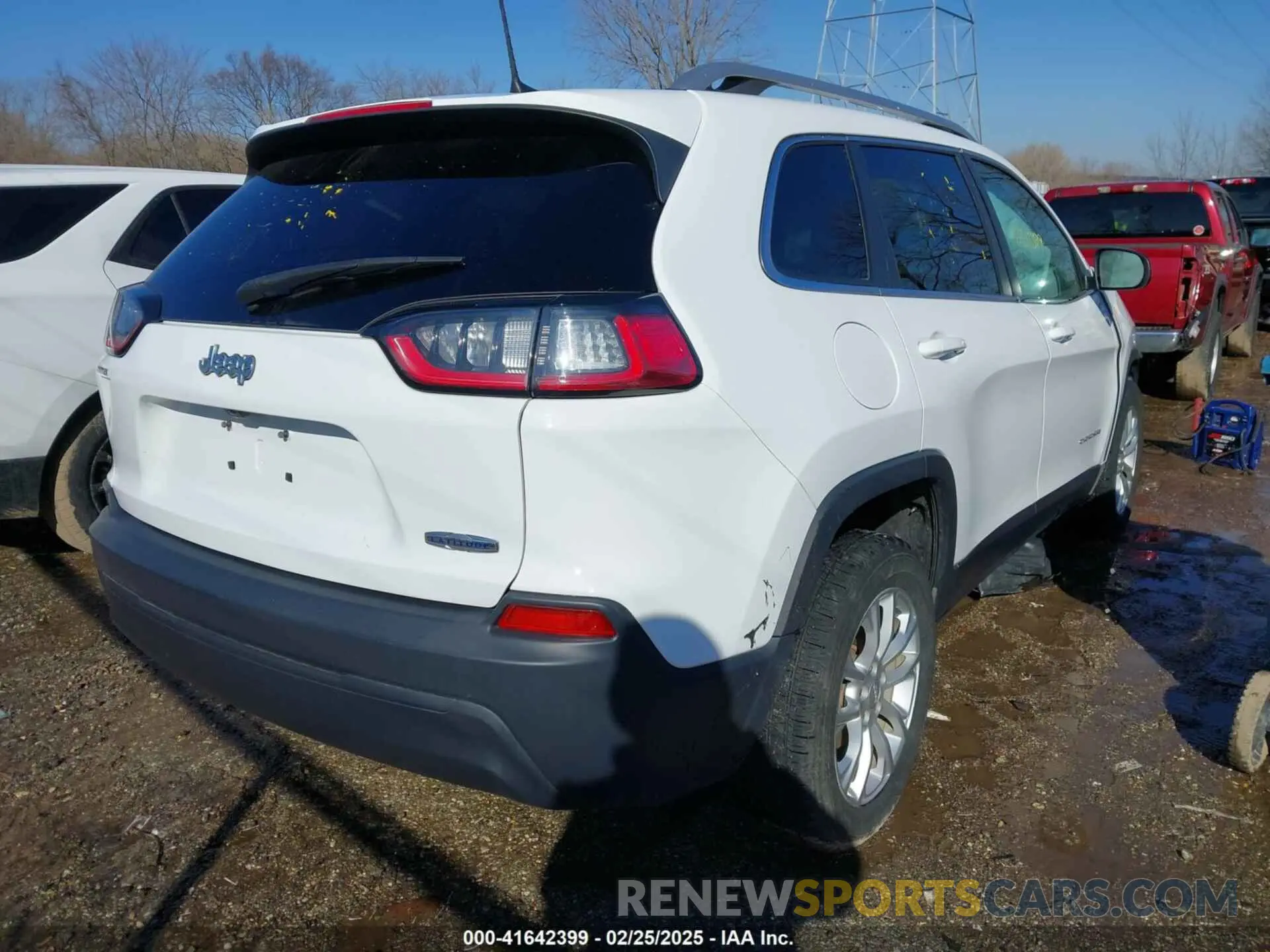 4 Фотография поврежденного автомобиля 1C4PJLCB3KD109669 JEEP CHEROKEE 2019