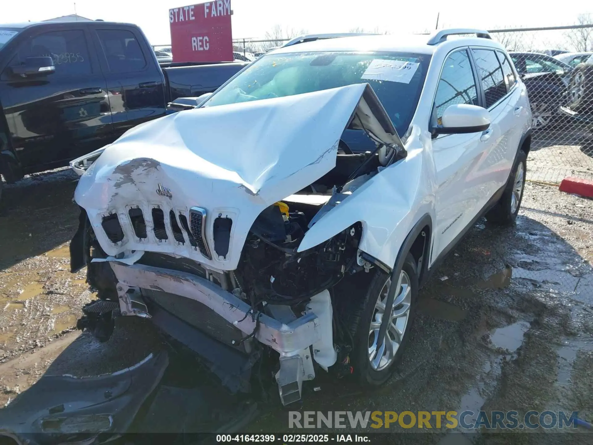 6 Фотография поврежденного автомобиля 1C4PJLCB3KD109669 JEEP CHEROKEE 2019