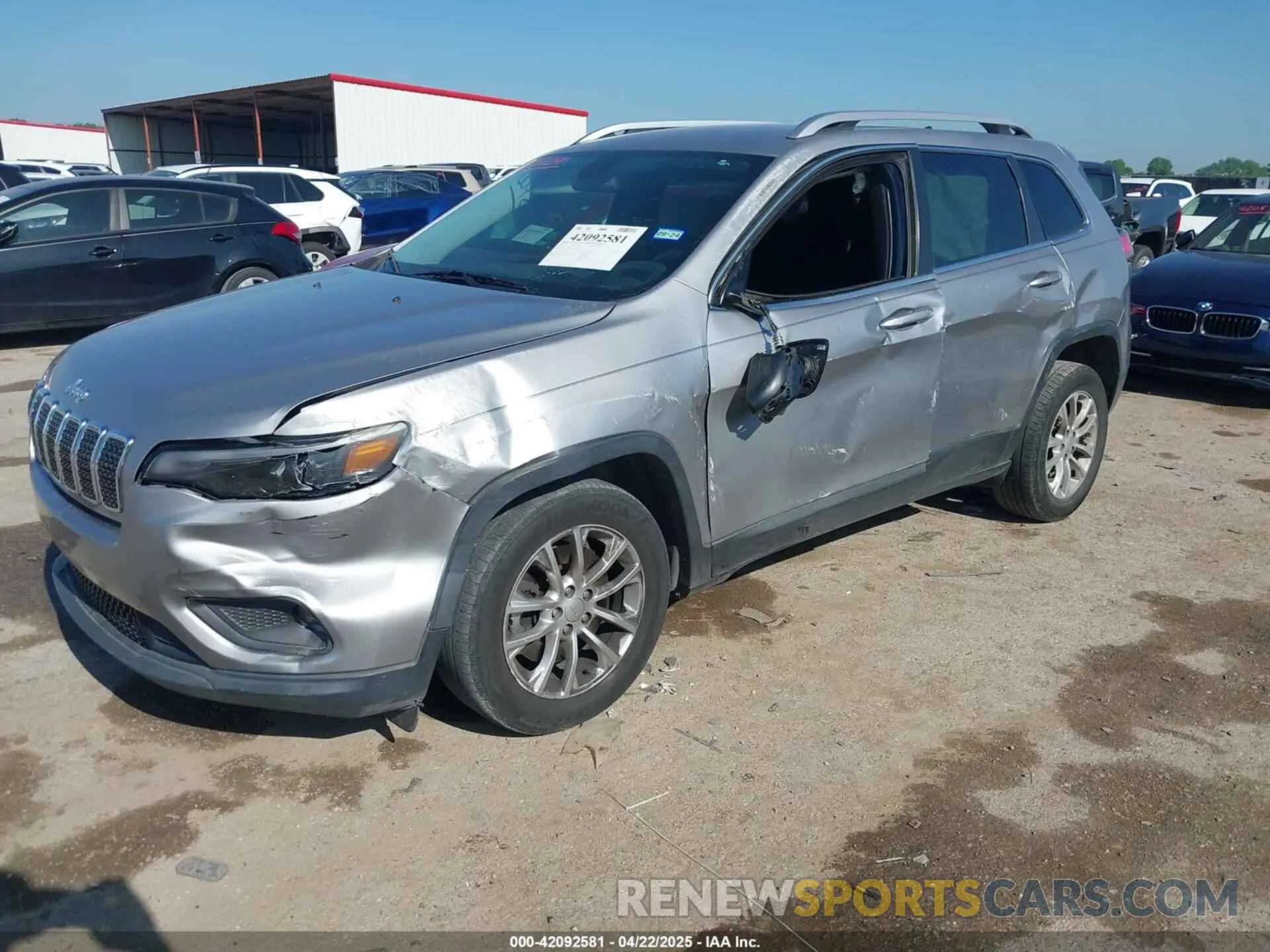 2 Фотография поврежденного автомобиля 1C4PJLCB3KD175557 JEEP CHEROKEE 2019