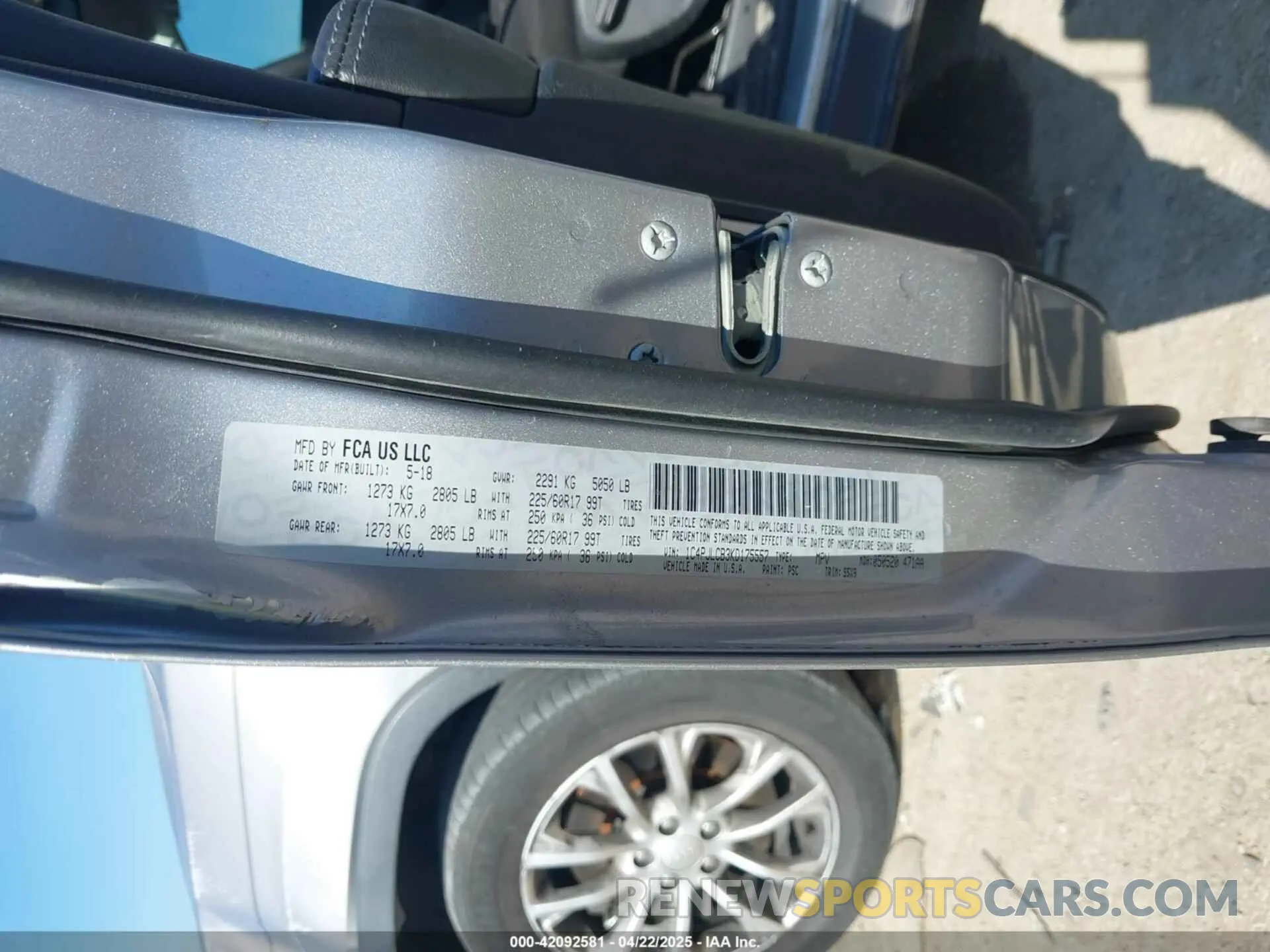 9 Фотография поврежденного автомобиля 1C4PJLCB3KD175557 JEEP CHEROKEE 2019