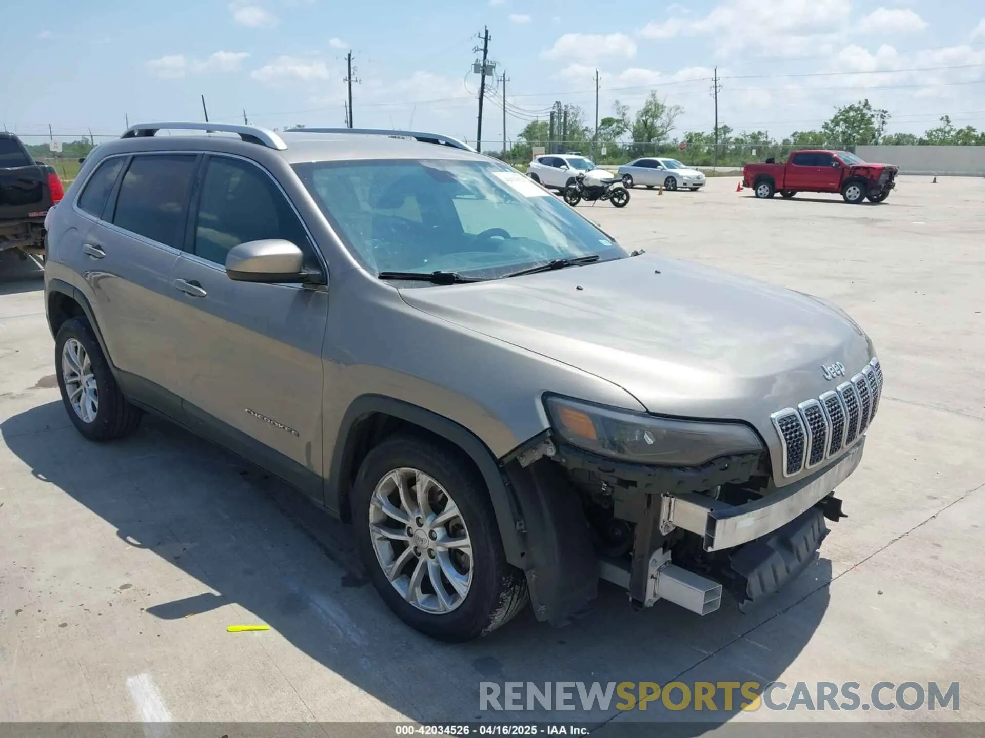 1 Photograph of a damaged car 1C4PJLCB5KD327631 JEEP CHEROKEE 2019