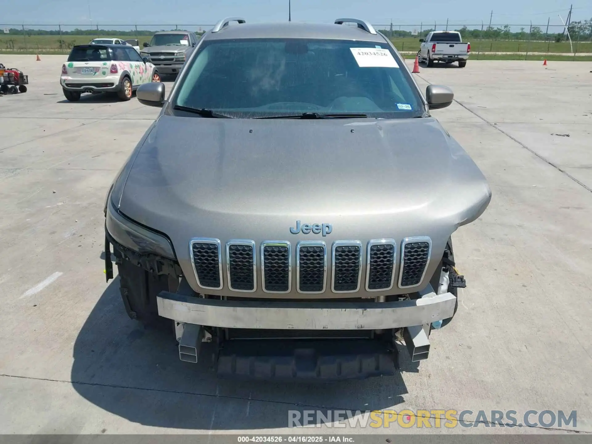 12 Photograph of a damaged car 1C4PJLCB5KD327631 JEEP CHEROKEE 2019