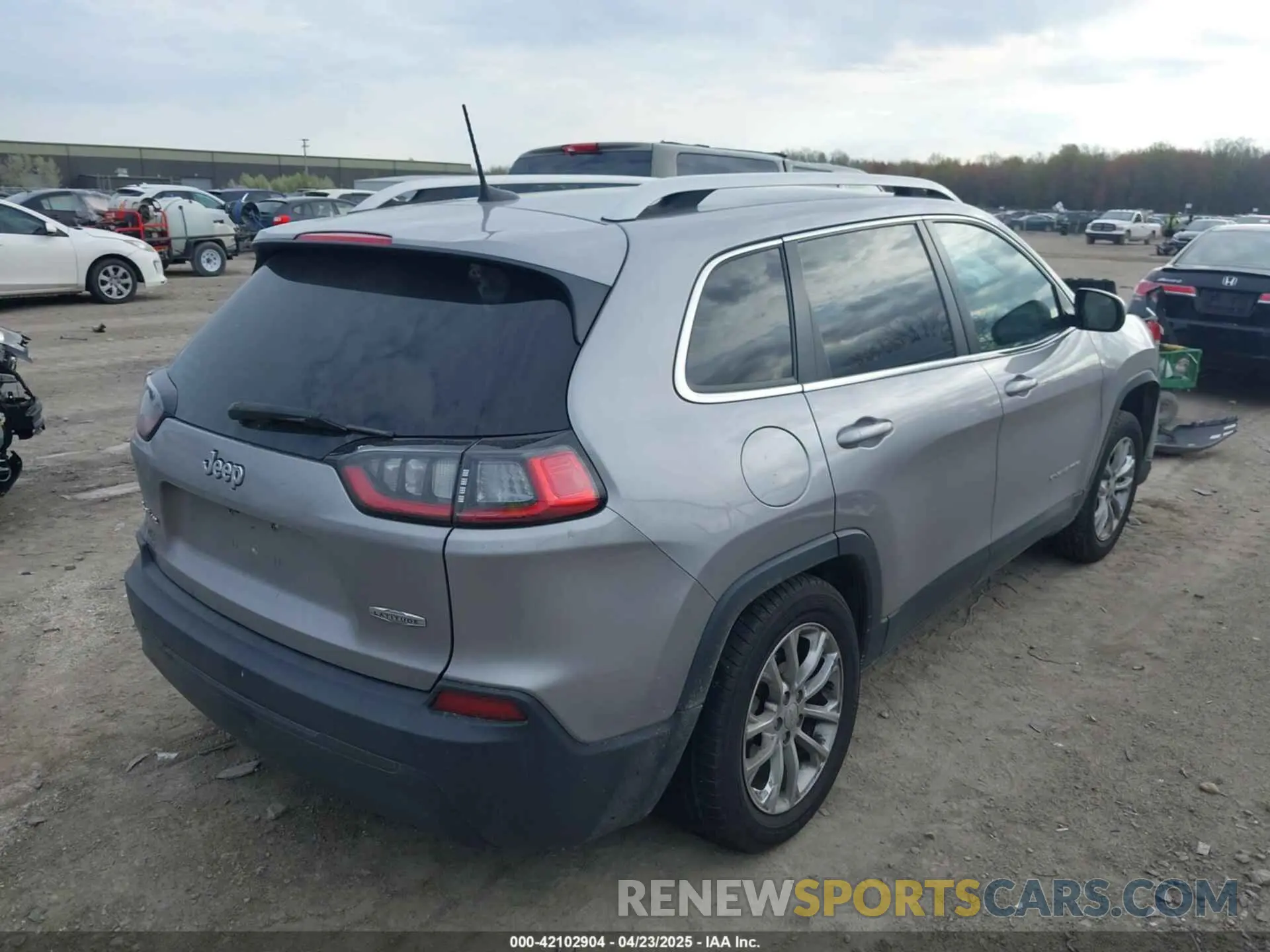 4 Фотография поврежденного автомобиля 1C4PJLCB6KD159997 JEEP CHEROKEE 2019