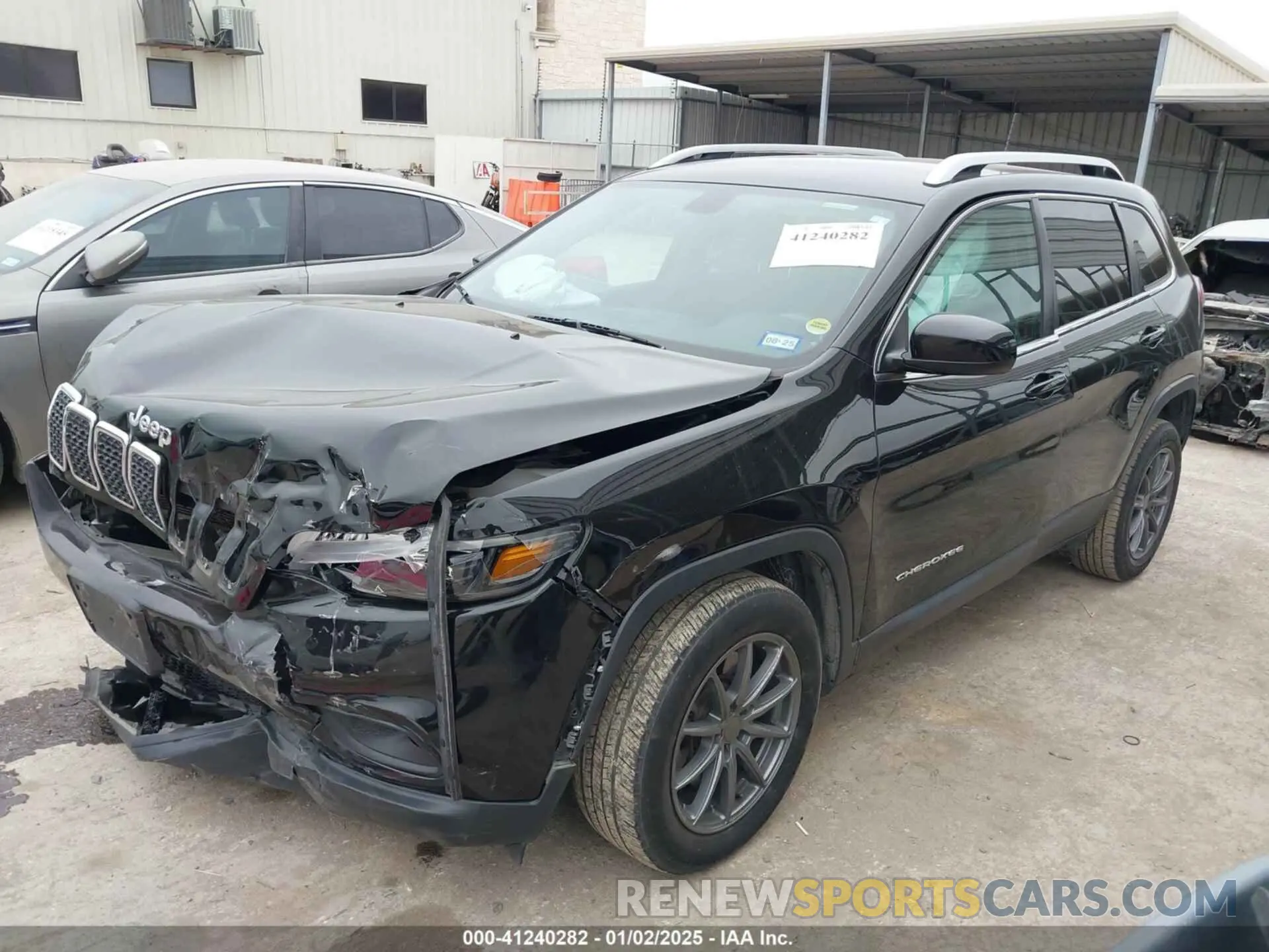 2 Photograph of a damaged car 1C4PJLCB6KD357821 JEEP CHEROKEE 2019