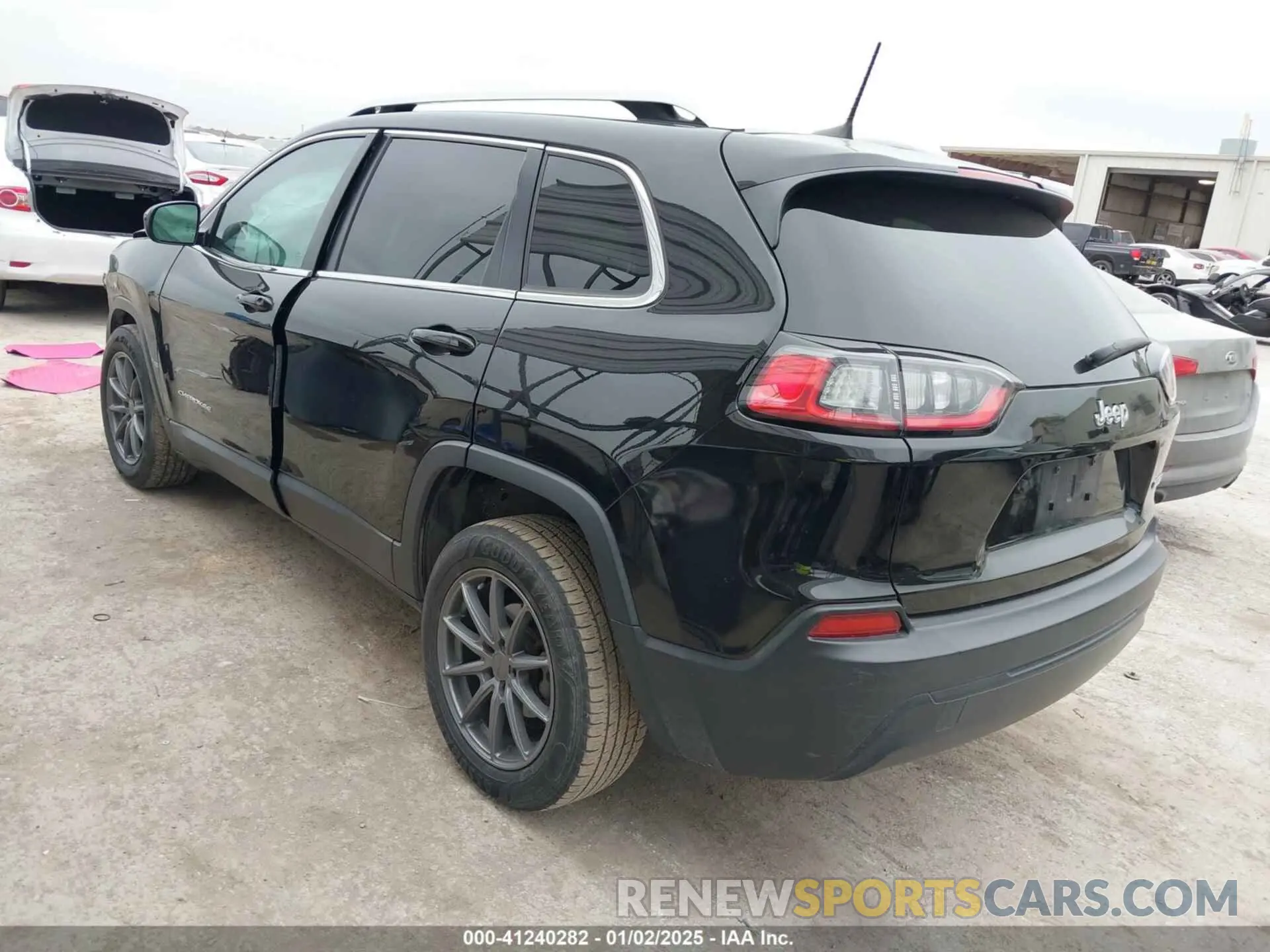 3 Photograph of a damaged car 1C4PJLCB6KD357821 JEEP CHEROKEE 2019