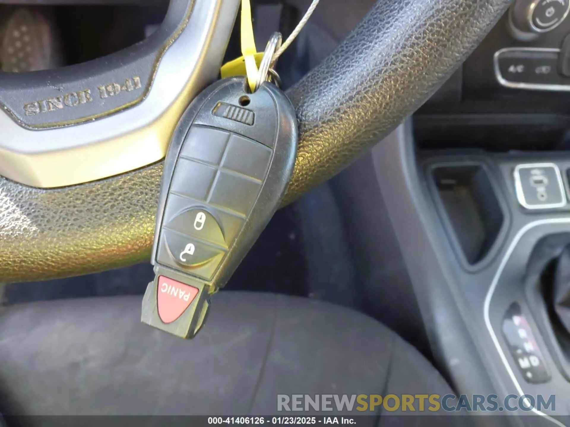 11 Photograph of a damaged car 1C4PJLCB6KD373470 JEEP CHEROKEE 2019